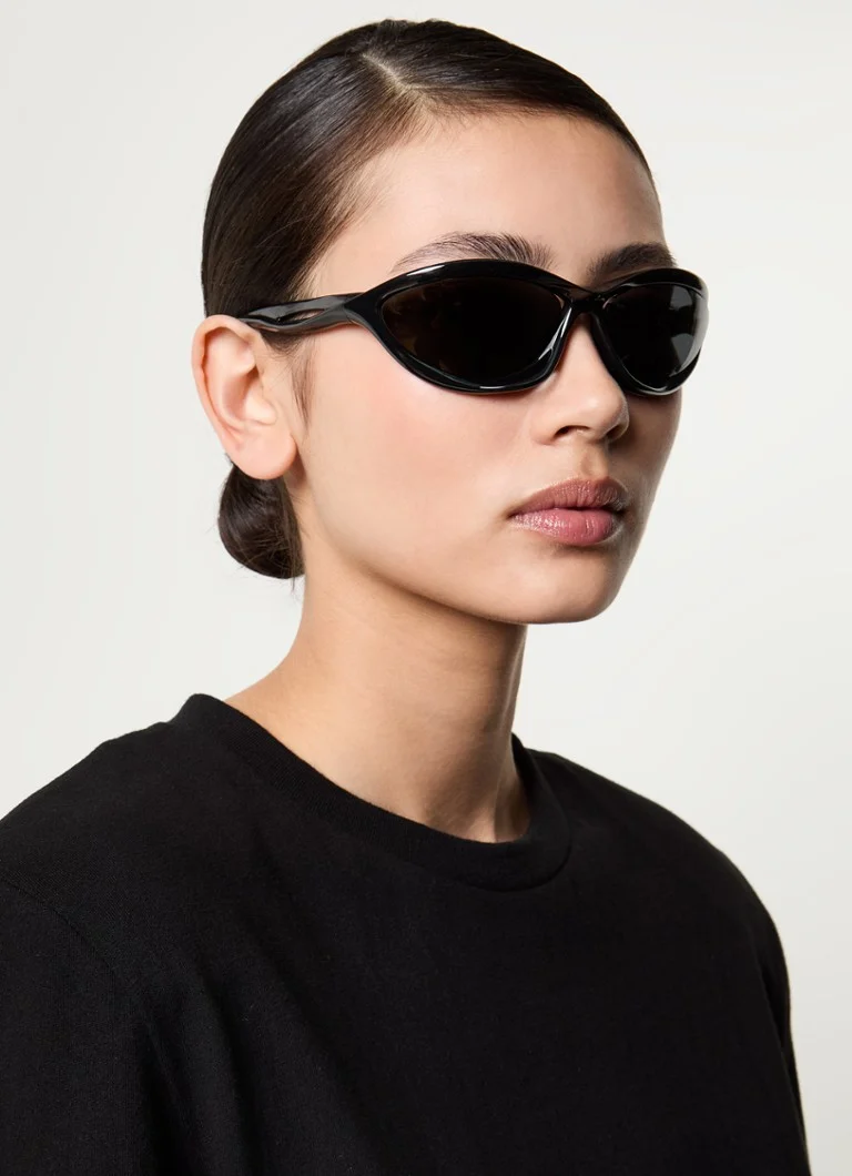 Ochelari de soare Prada cu lentile cat-eye PRA23S