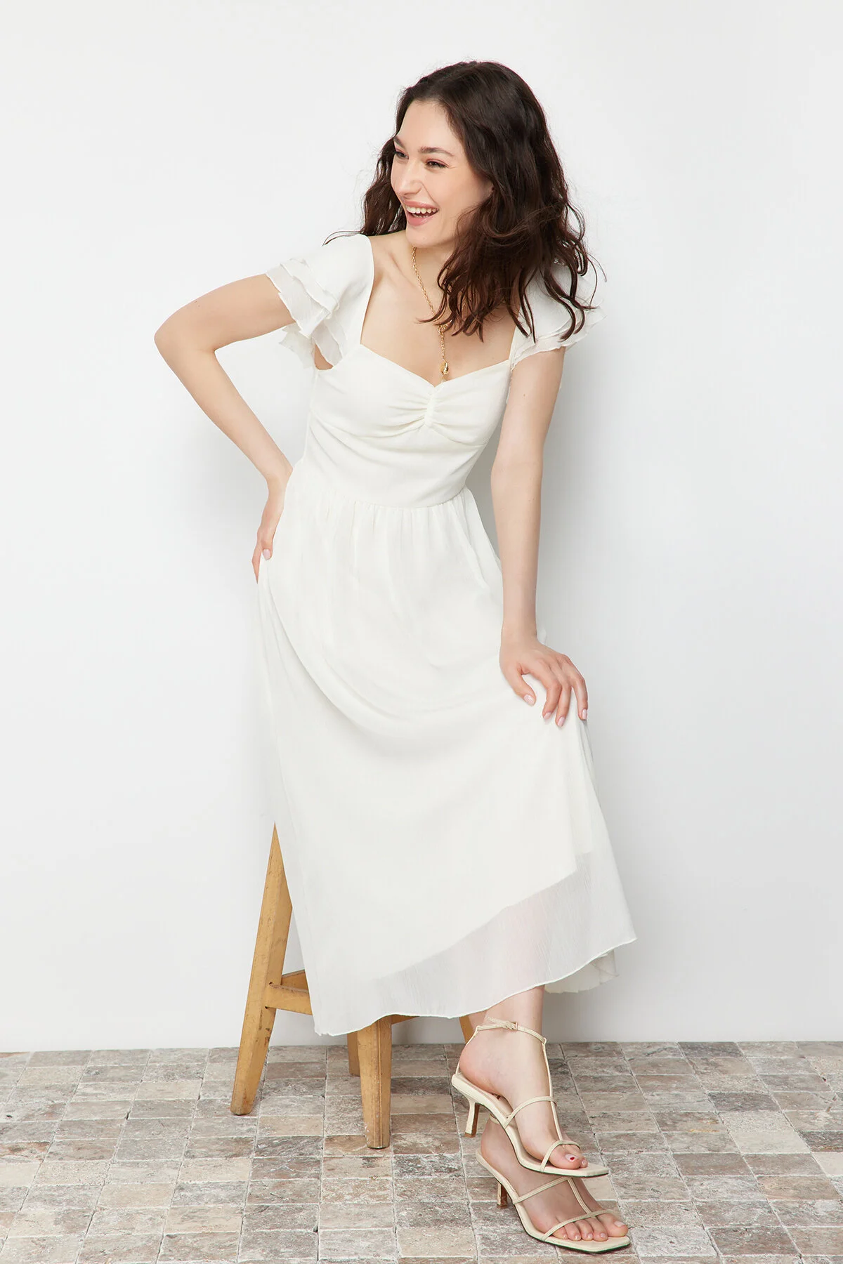 Trendyol Collection  Ecru gewebtes Midikleid TWOSS24EL00541