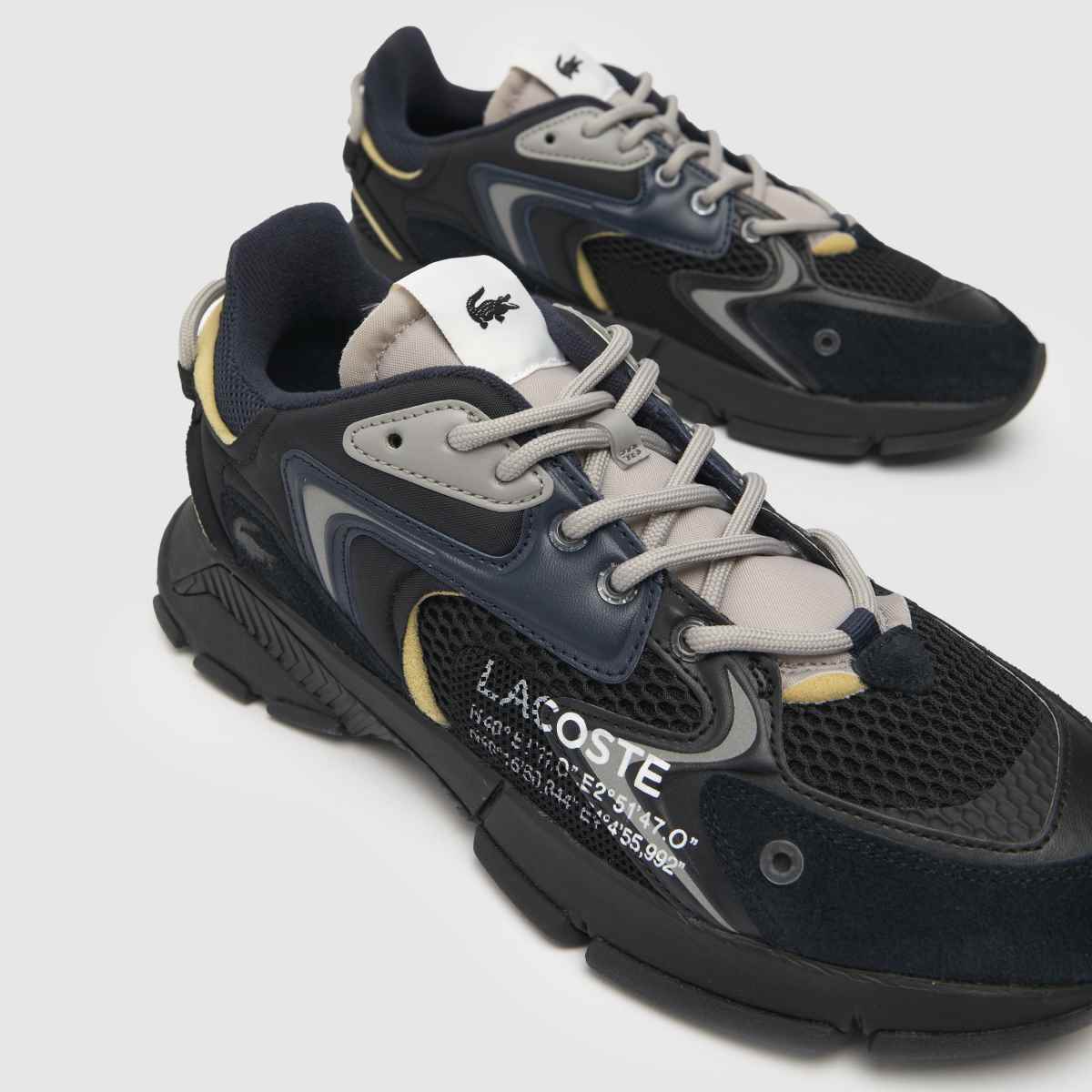 Lacoste l003 neo sportcipő fekete és sötétkék színben