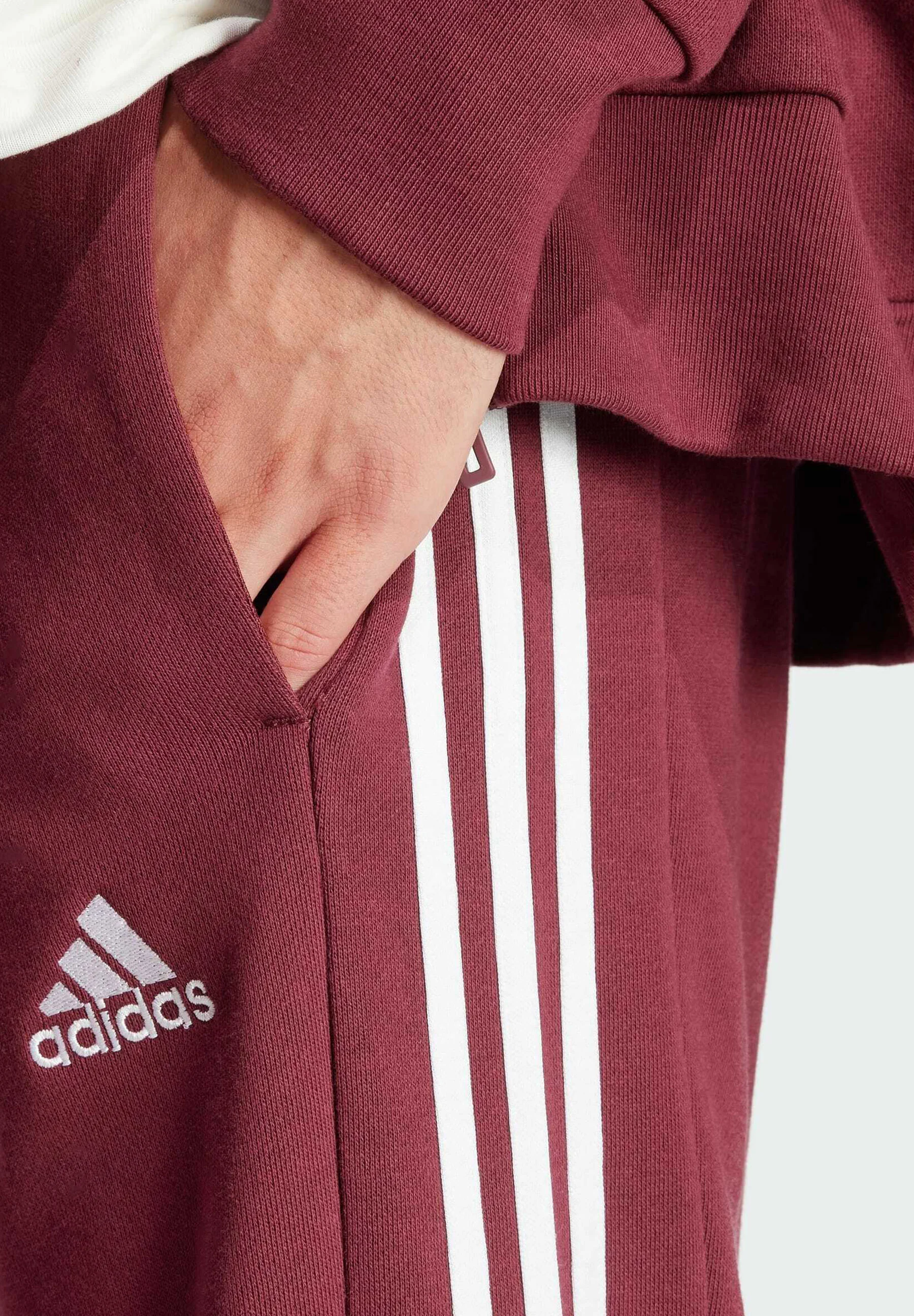 adidas Sportswear ESSENTIALS TAPERED CUFFED 3-STRIPES - Pantalón deportivo