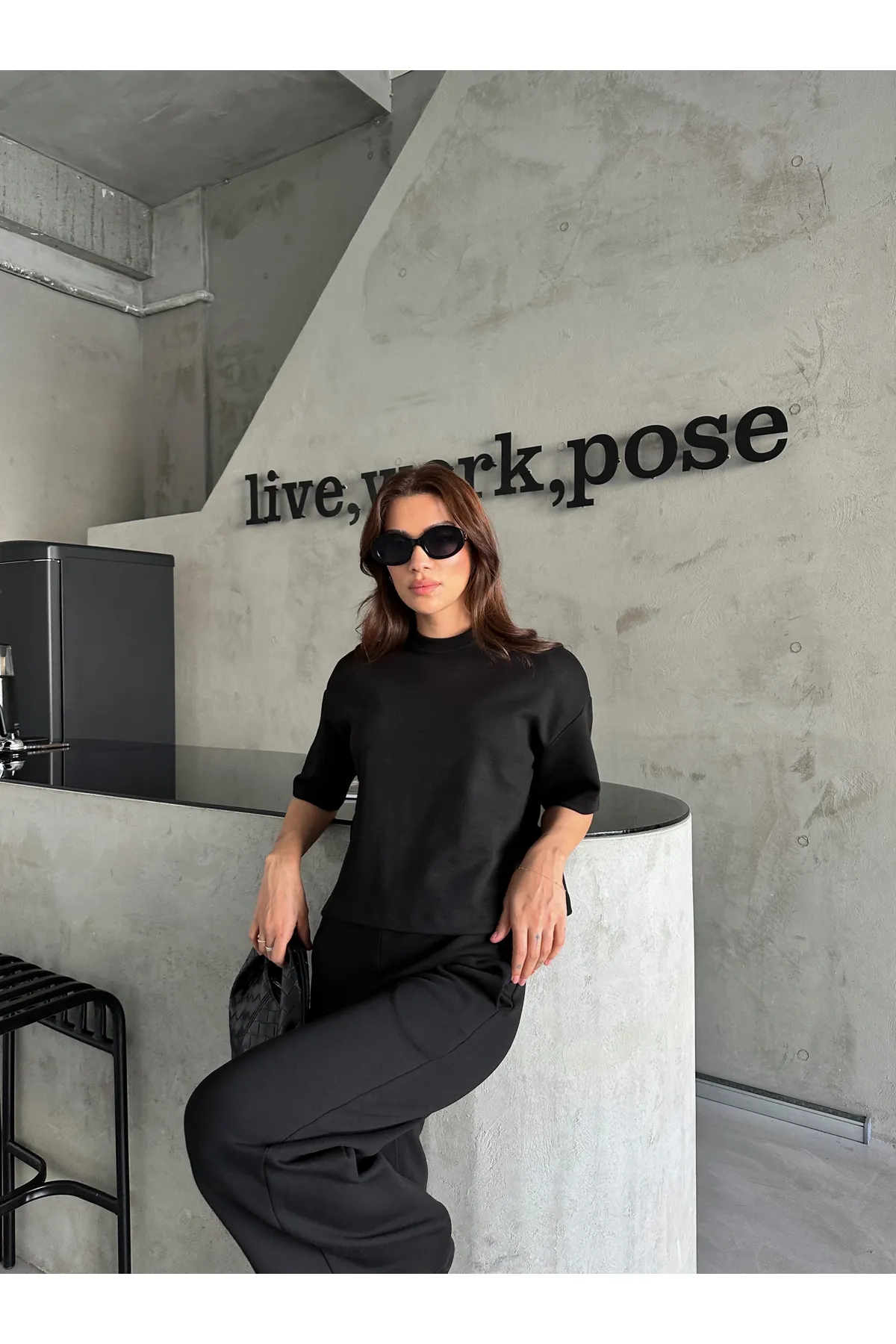 Laluvia  Schwarzes, kurzärmliges, wattiertes Sweat-Trainingsanzug-Set