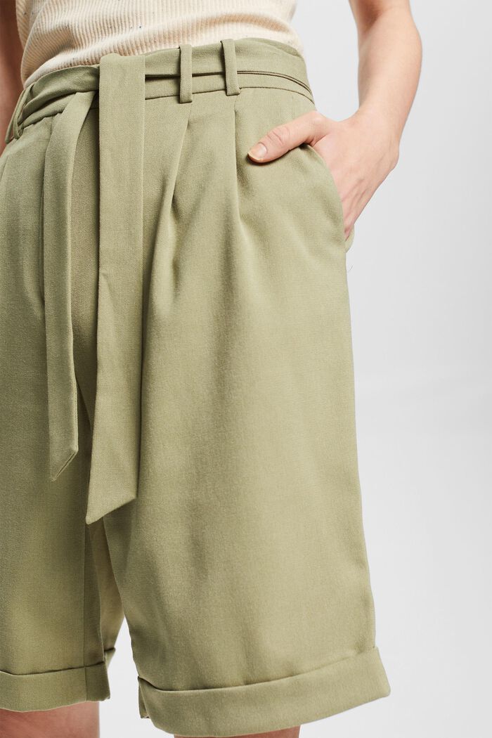 Bermudas mit Bundfalten