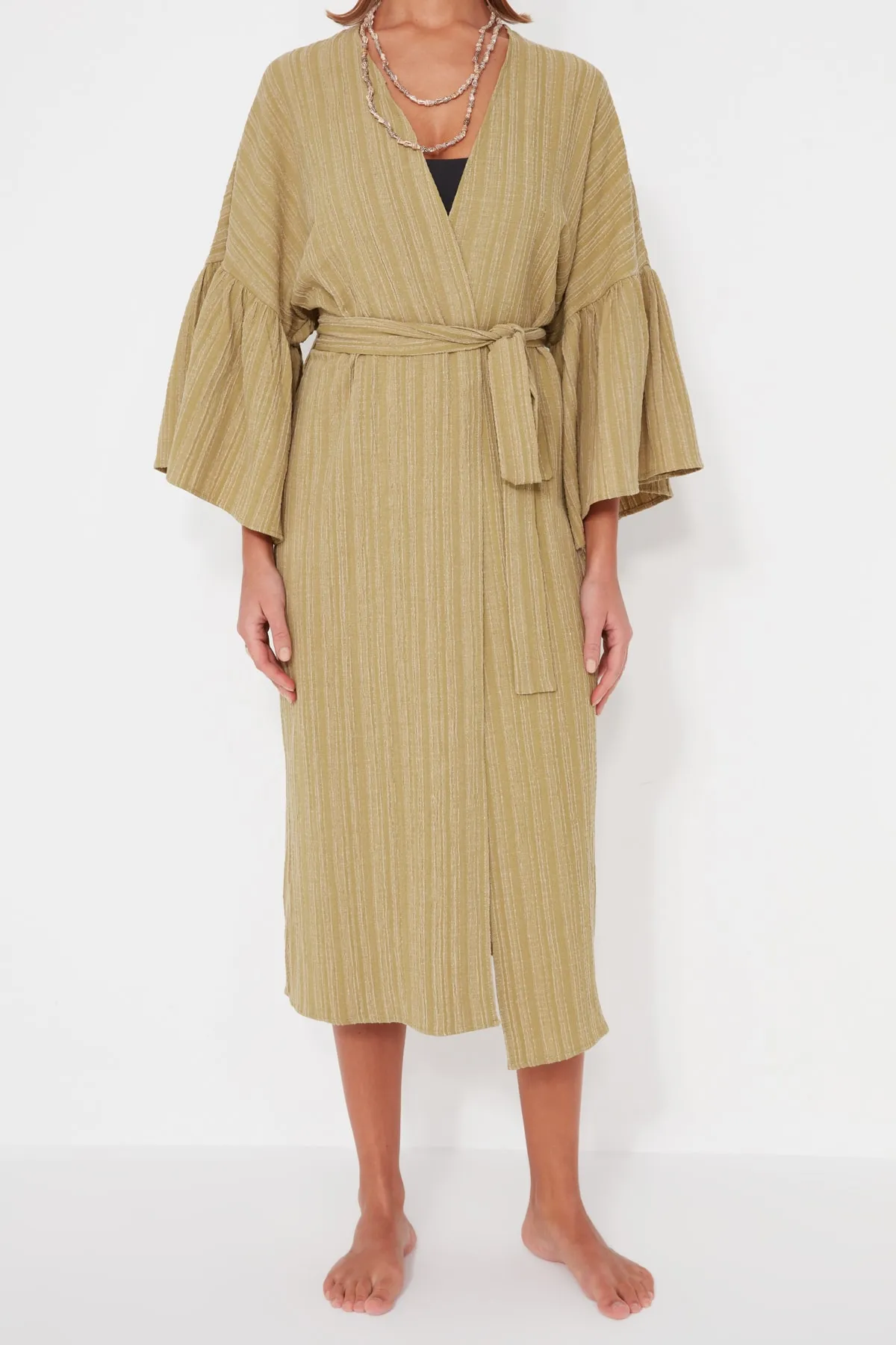 Trendyol Collection  Khakifarbener Maxi-Kimono und Kaftan aus Leinenmischung mit gewebtem Volant und Gürtel TBESS23KM00028