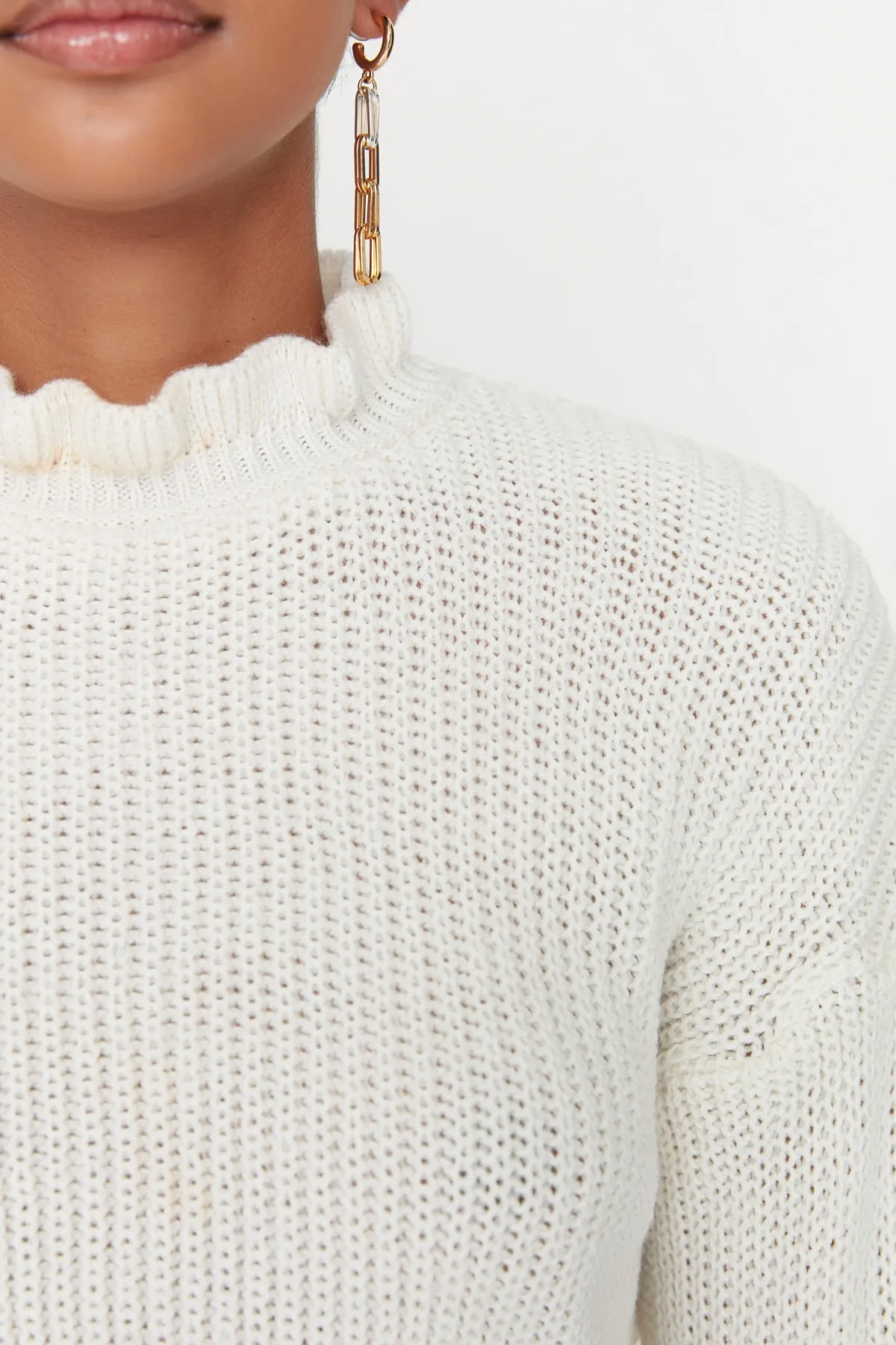 Trendyol Collection  Kurzer Strickpullover in Ecru TWOAW22KZ0530