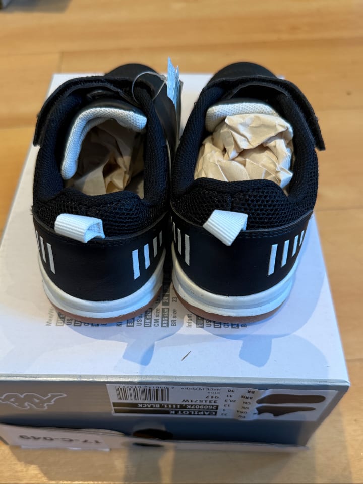 Kangaroos Sneakers 