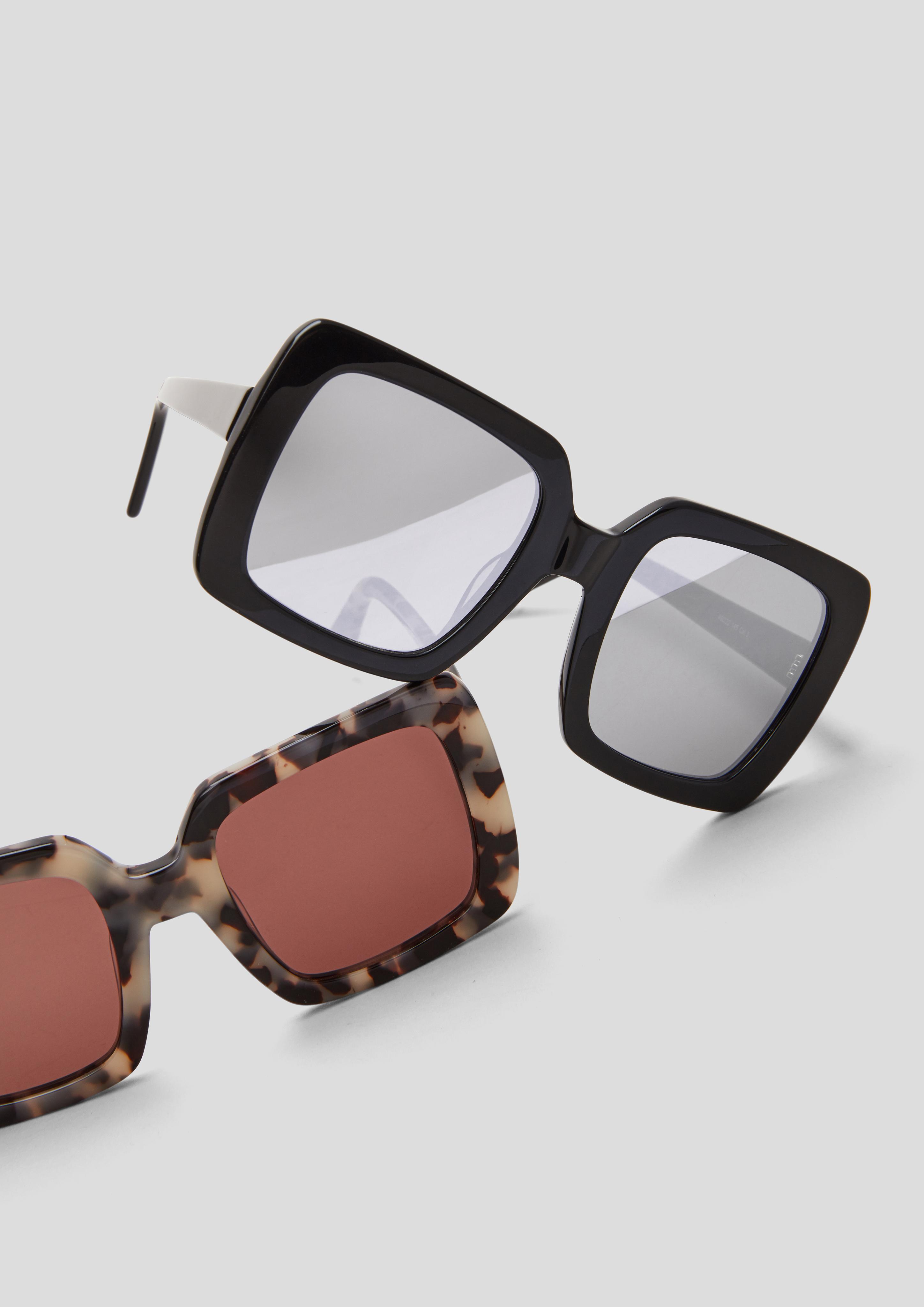 Sonnenbrille mit eckigen Gläsern  144.120.141.98537-600