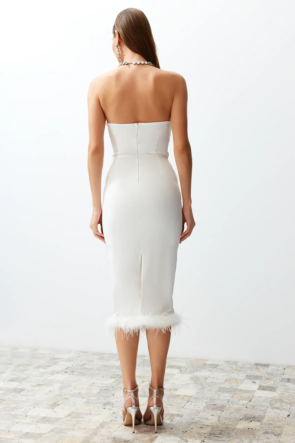 Trendyol Collection  Weiß gefüttertes Brautkorsett, detailliertes, durchbrochenes Hochzeits-/Hochzeits-Stilvolles Abendkleid TPRAW24EL00182