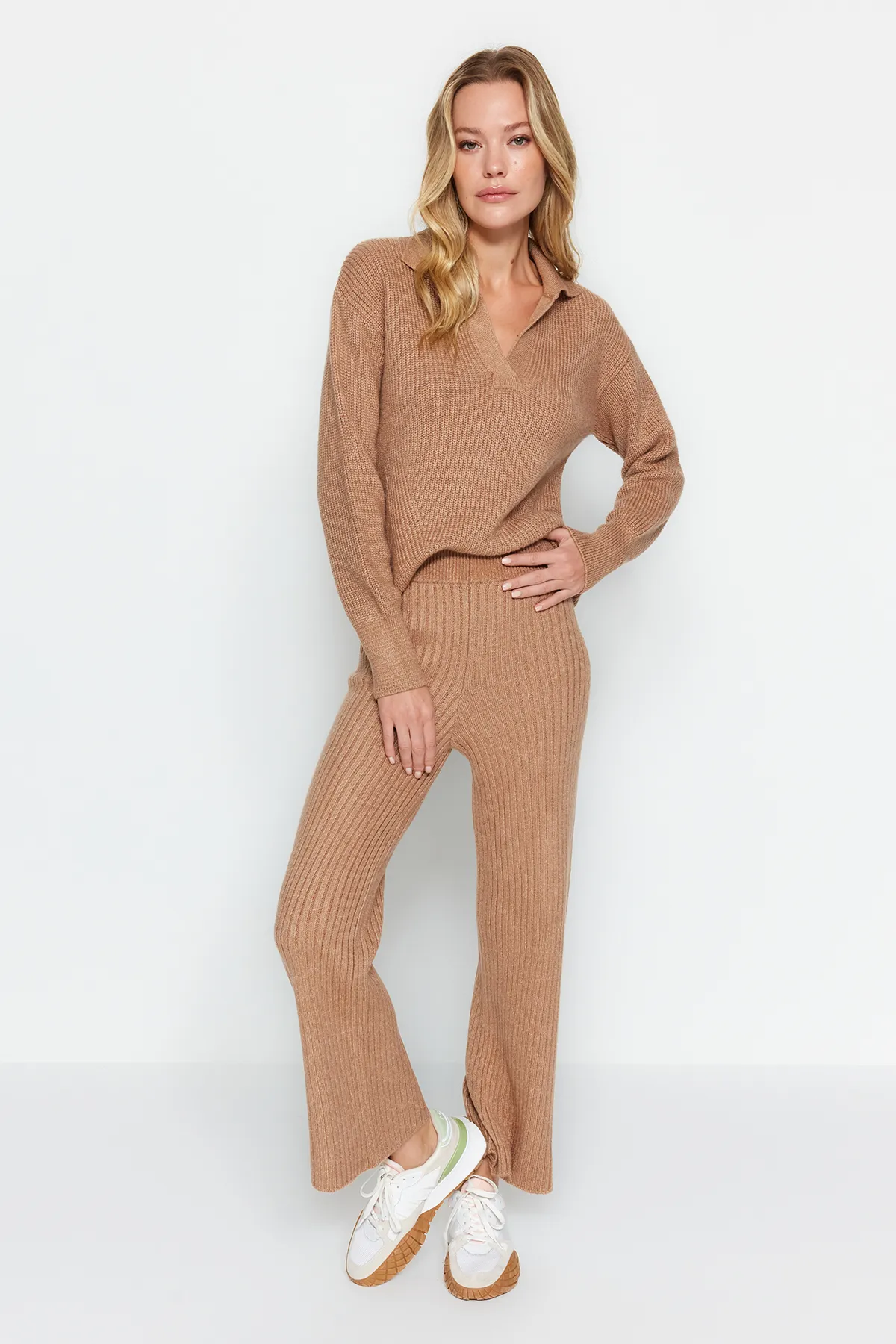 Trendyol Collection  Camel Care Collection Strickoberteil und -unterteil-Set TWOAW24AU00097