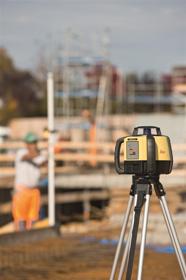 Leica 6005984 Rugby 620 Laser de construction autonivelant + Rod Eye 140