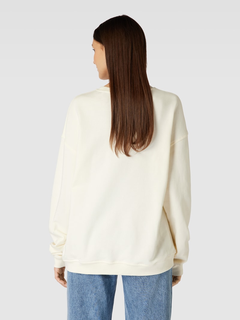 Sweatshirt mit überschnittenen Schultern in offwhite