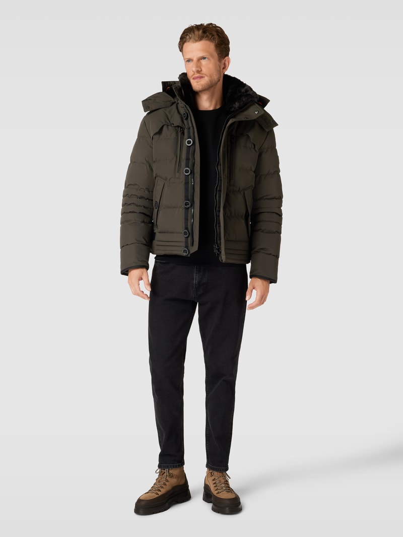Funktionsjacke mit Kapuze in olivgrün