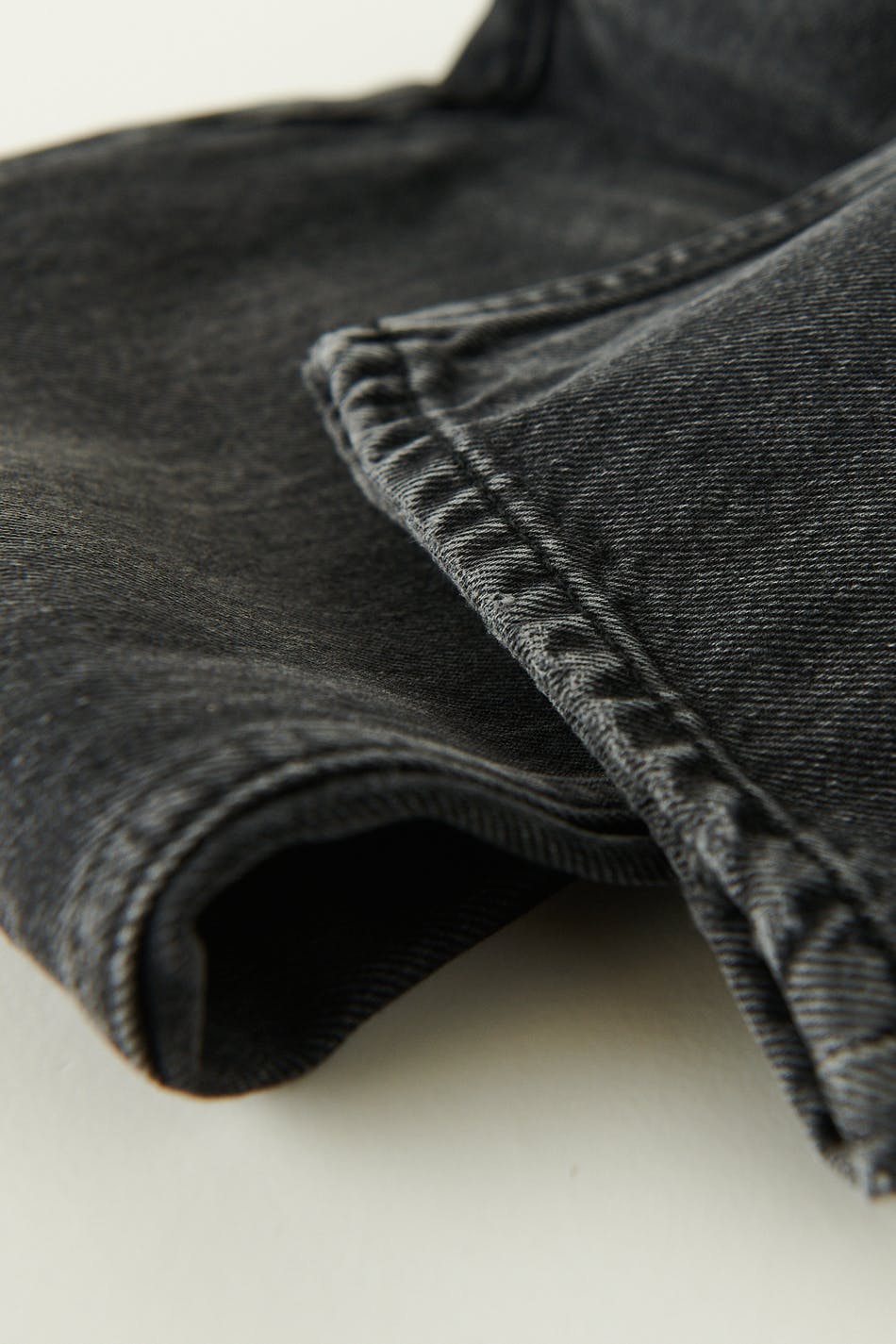 Low straight petite jeans