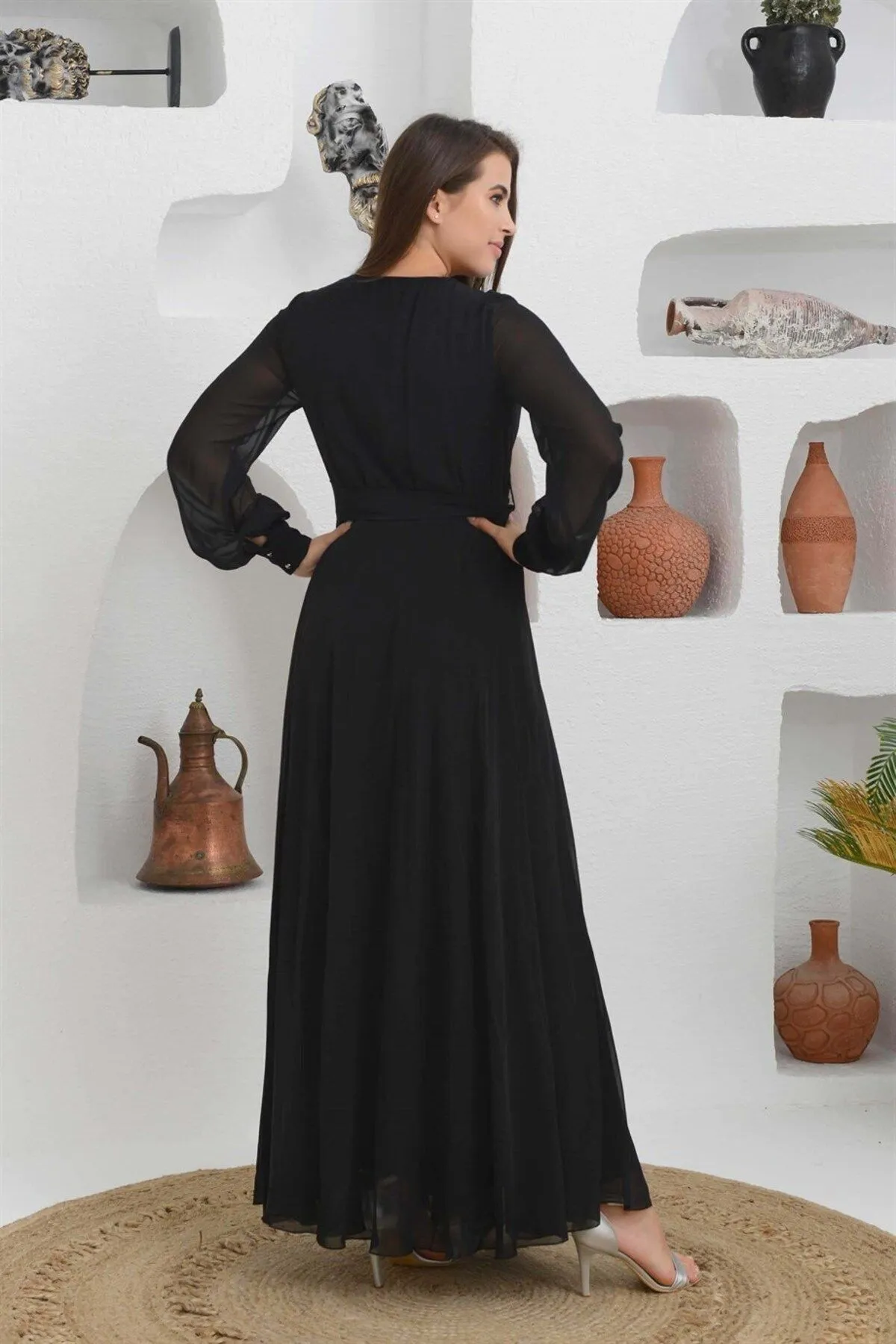 Carmen  Zweireihiges langes Abendkleid aus schwarzem Chiffon