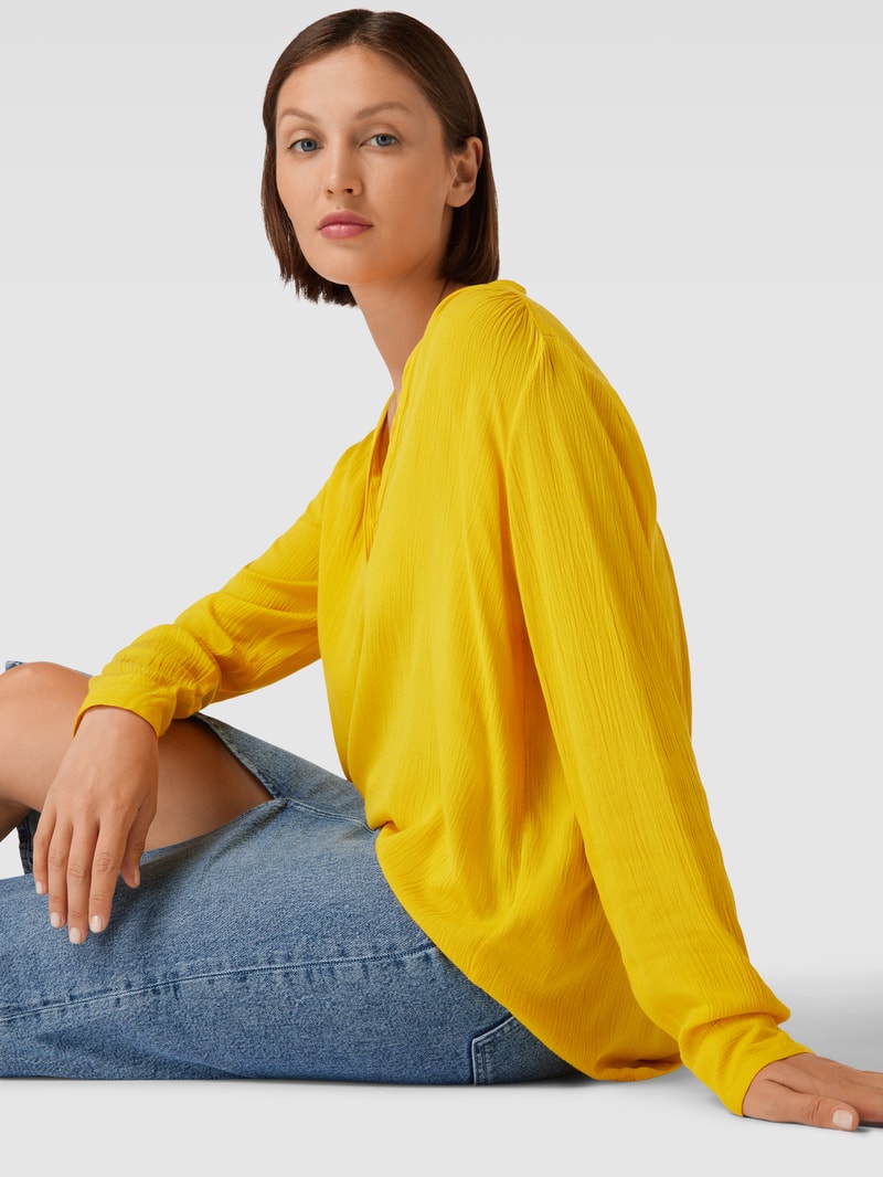 Blusenshirt mit V-Ausschnitt in senfgelb