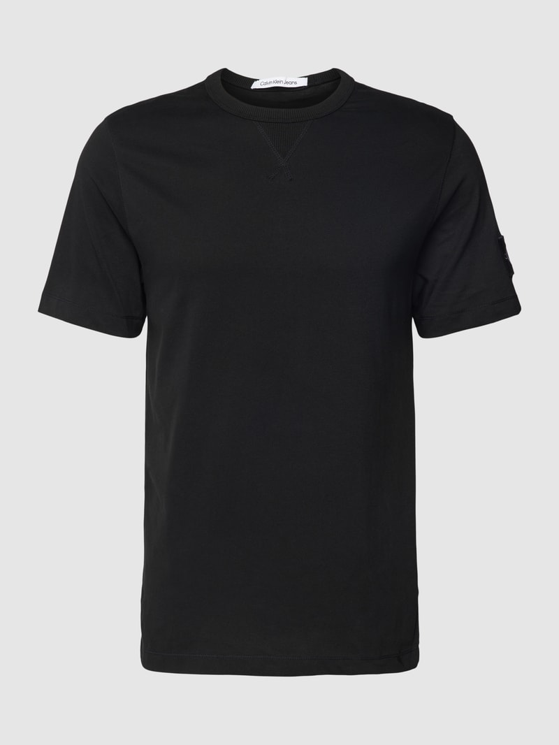 T-Shirt mit Label-Patch in black