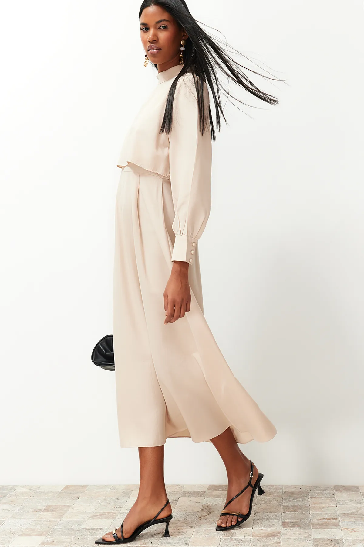 Trendyol Modest  Beiges, gewebtes Kleid mit Aller Piece-Details TCTSS24EB00190