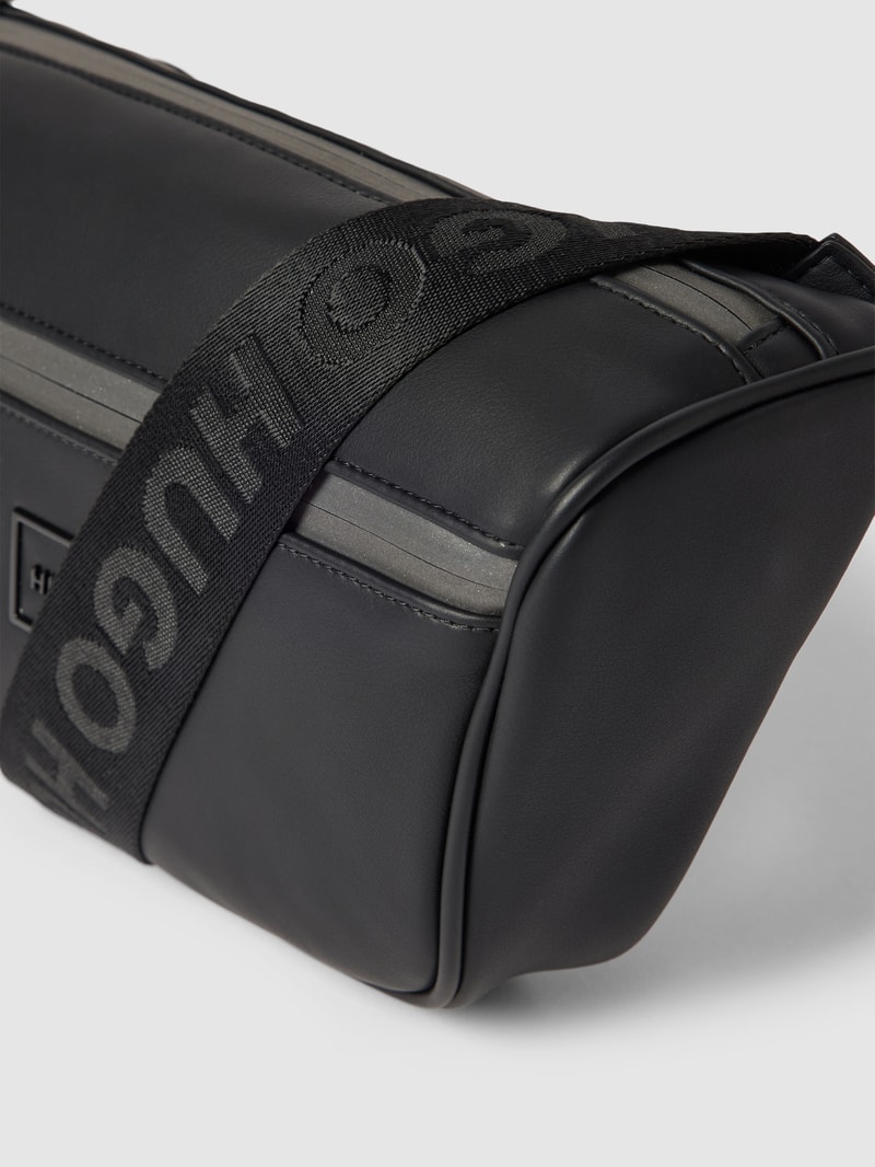 Bauchtasche mit Label-Details Modell 'Elliott' in schwarz