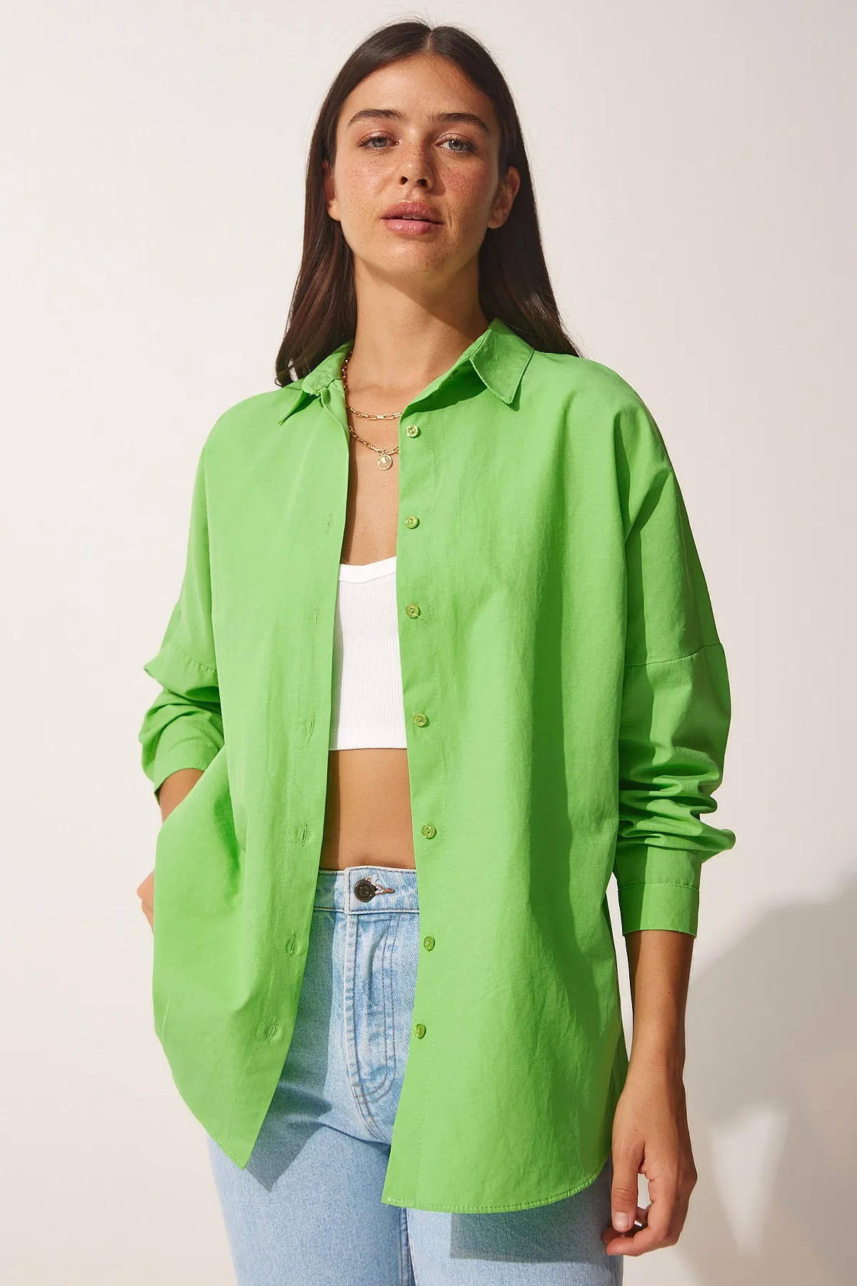 Happiness İstanbul  Mittelgrünes, langes Oversize-Basic-Shirt für Damen DD00842