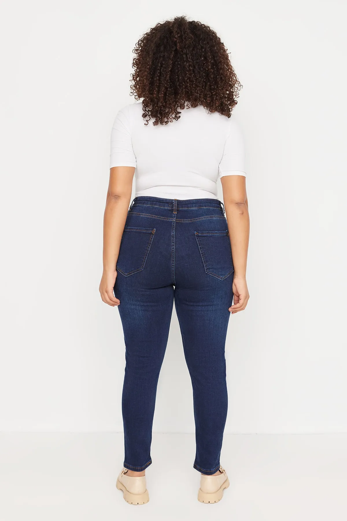 Trendyol Curve  Dunkelblaue, dehnbare Skinny-Jeans mit hoher Taille TBBAW23JE00000