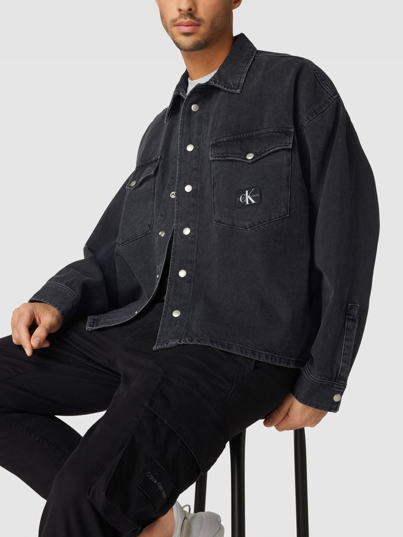 Jeanshemd mit Druckknopfverschluss Modell 'BOXY LOOSE' in black