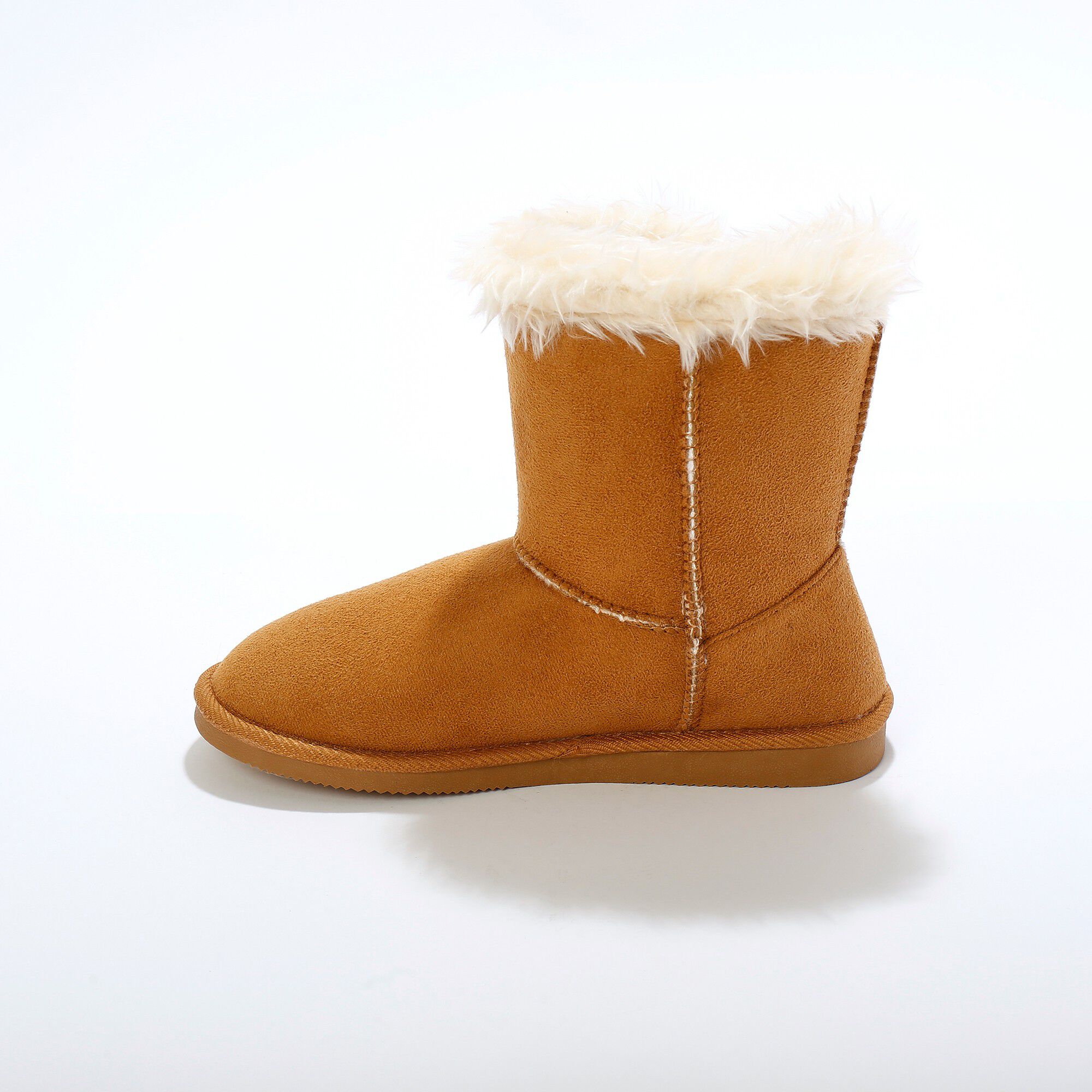 Bottes fourrées col effet peau de mouton et bouton corne