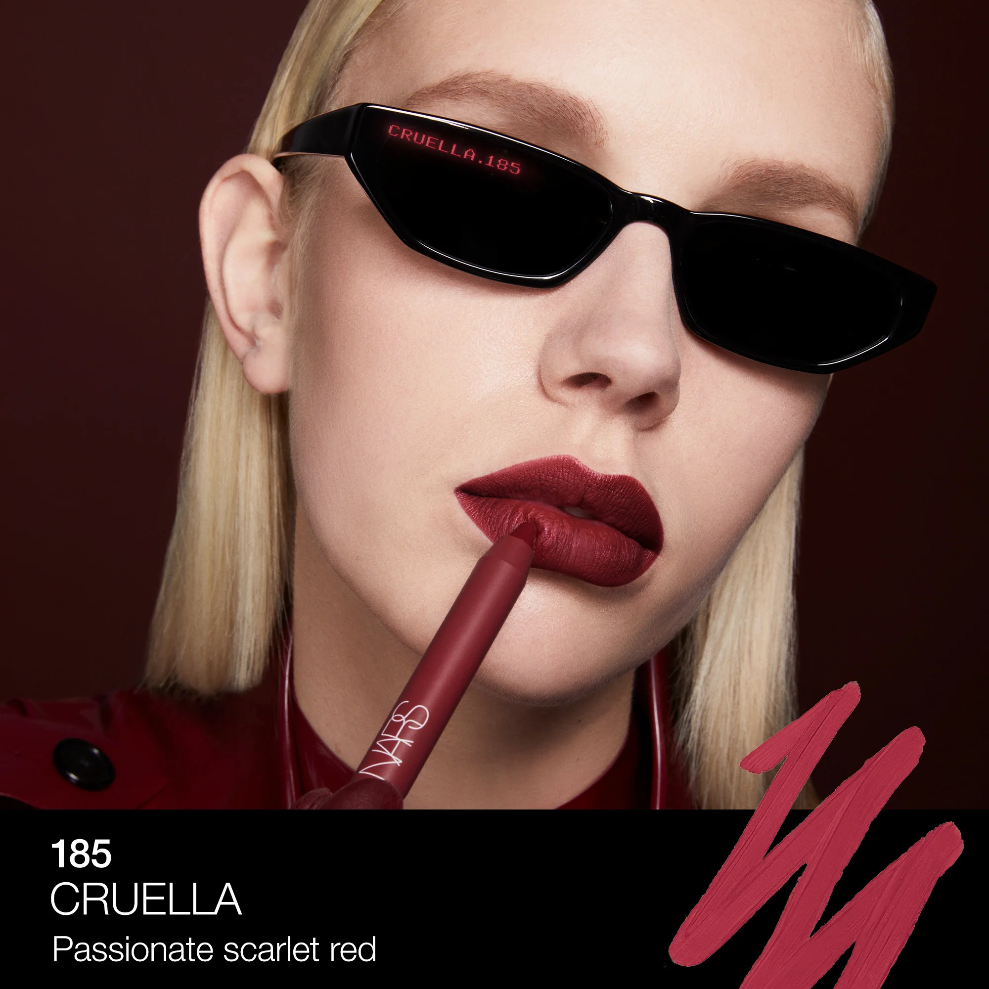 Lápiz labial POWERMATTE de alta intensidad