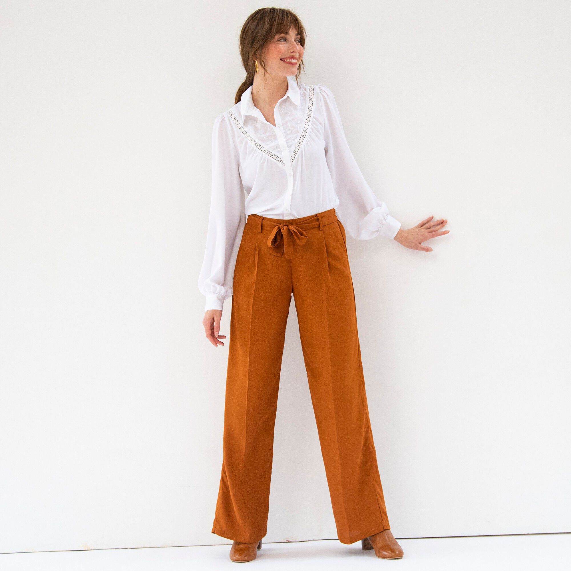 Pantalon large fluide, taille ceinturée, uni