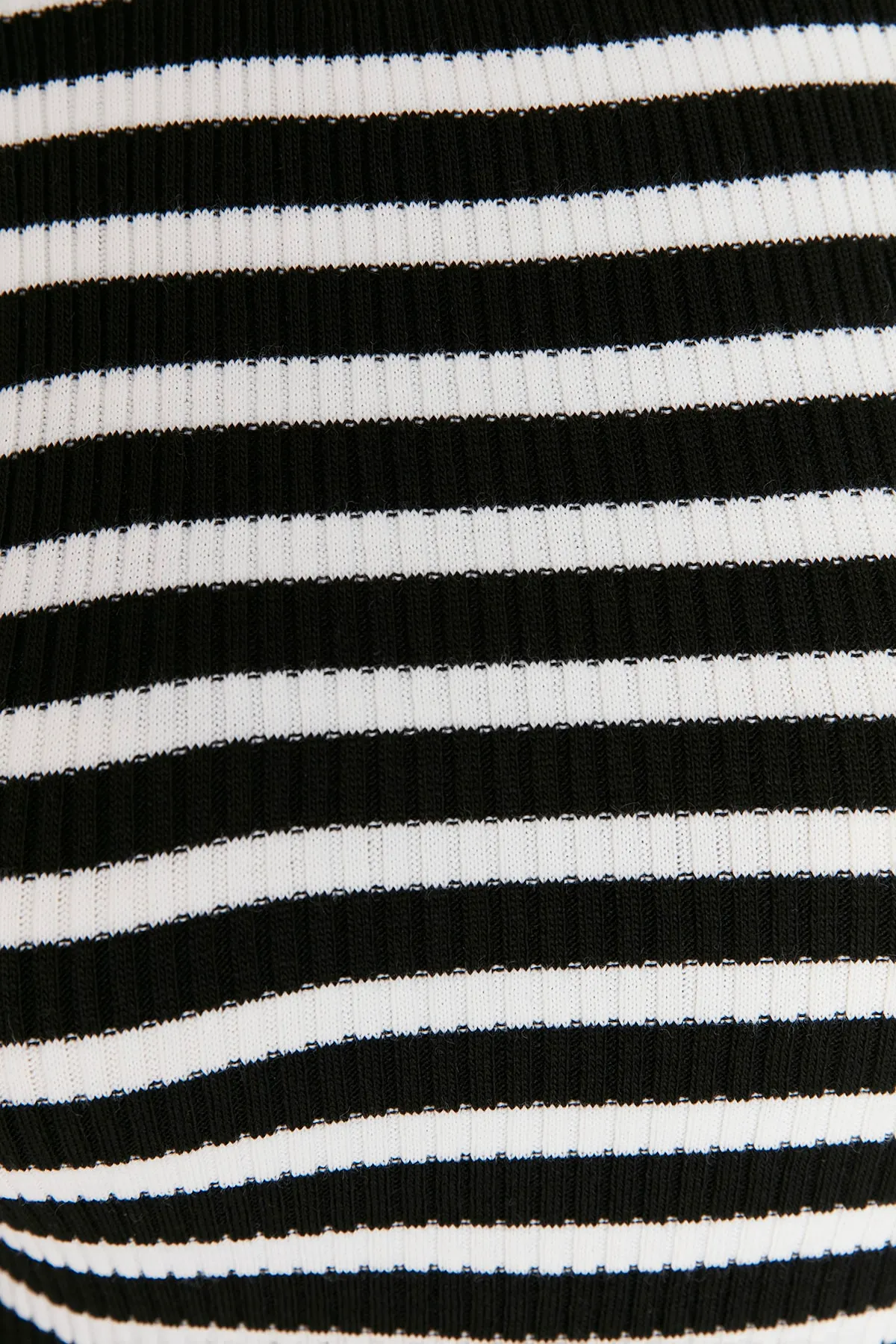 Trendyol Curve  Große Größen in Pullover  - Schwarz - Figurbetont