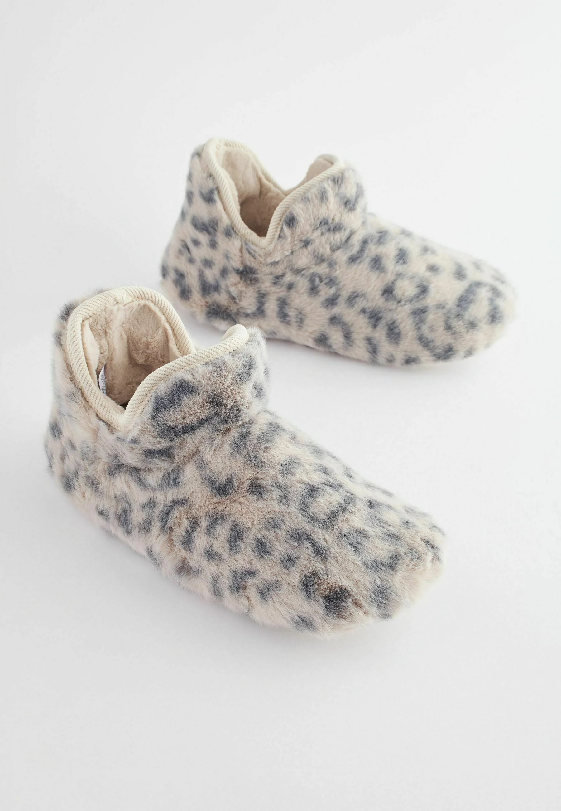 Siguiente ANIMAL PRINT - Pantuflas