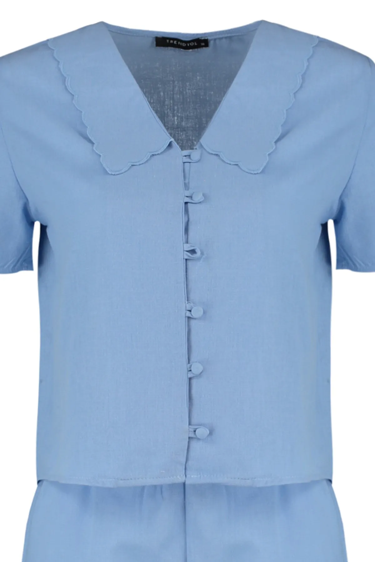 Trendyol Collection  Blaues Pyjama-Set aus Viskose mit Hemd und Shorts, 100 % Baumwolle, Kragendetail, THMSS22PT0179
