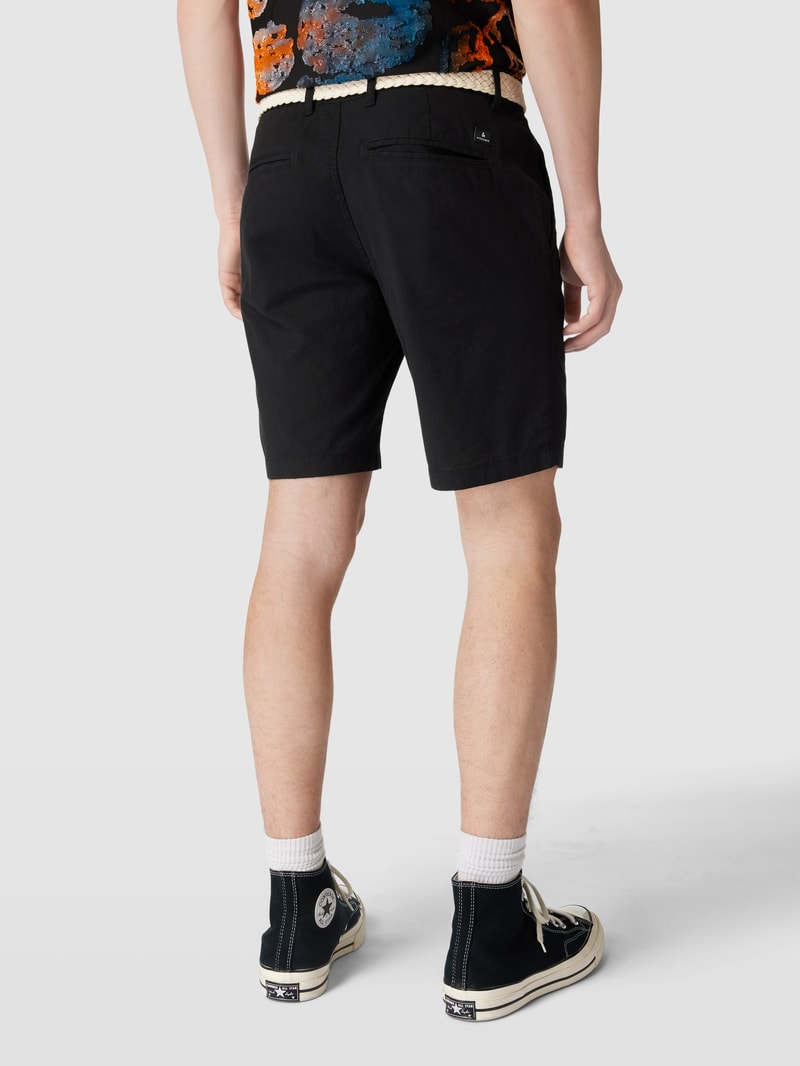 Bermudas mit Stoffgürtel in schwarz