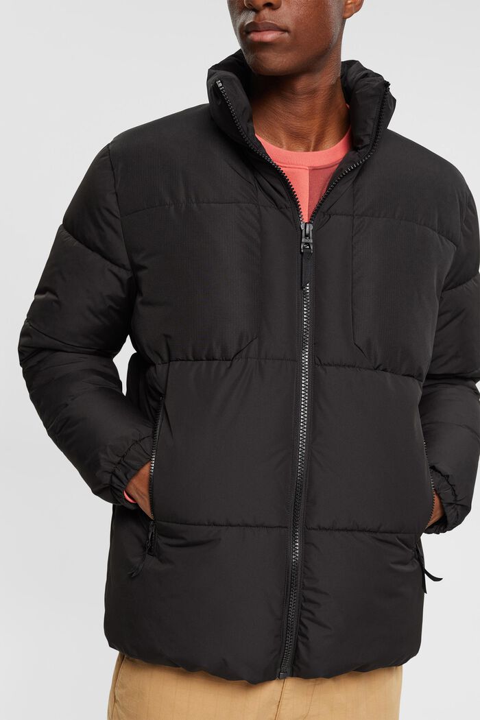 Steppjacke mit hohem Kragen