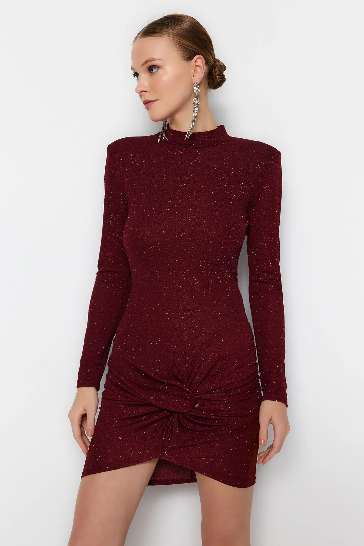 Trendyol Collection  Burgunderfarbenes, tailliertes, glänzendes, gestricktes, elegantes Abendkleid TPRAW24EL00006