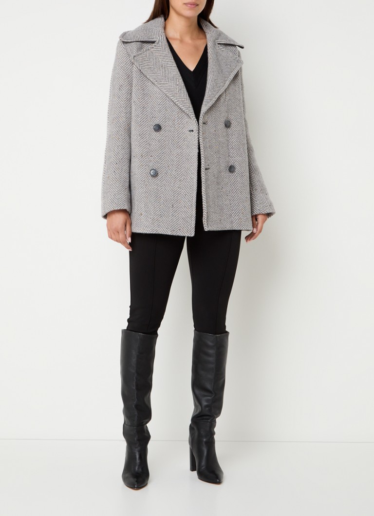 Palton Vanilia cu două nasturi din lână virgină și model în spic de herringbone.