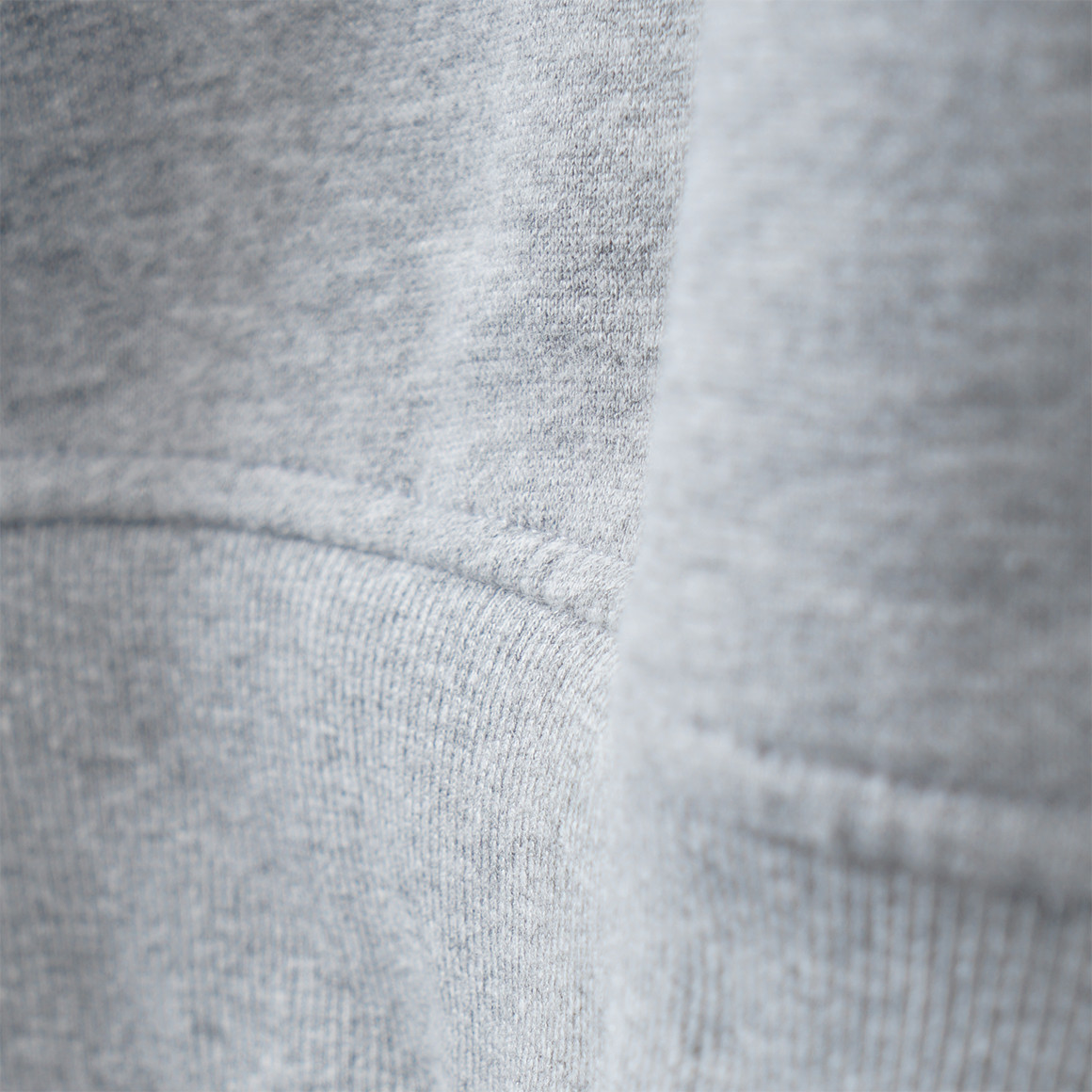 2 Jungen Hoodies mit Fußball-Stickerei