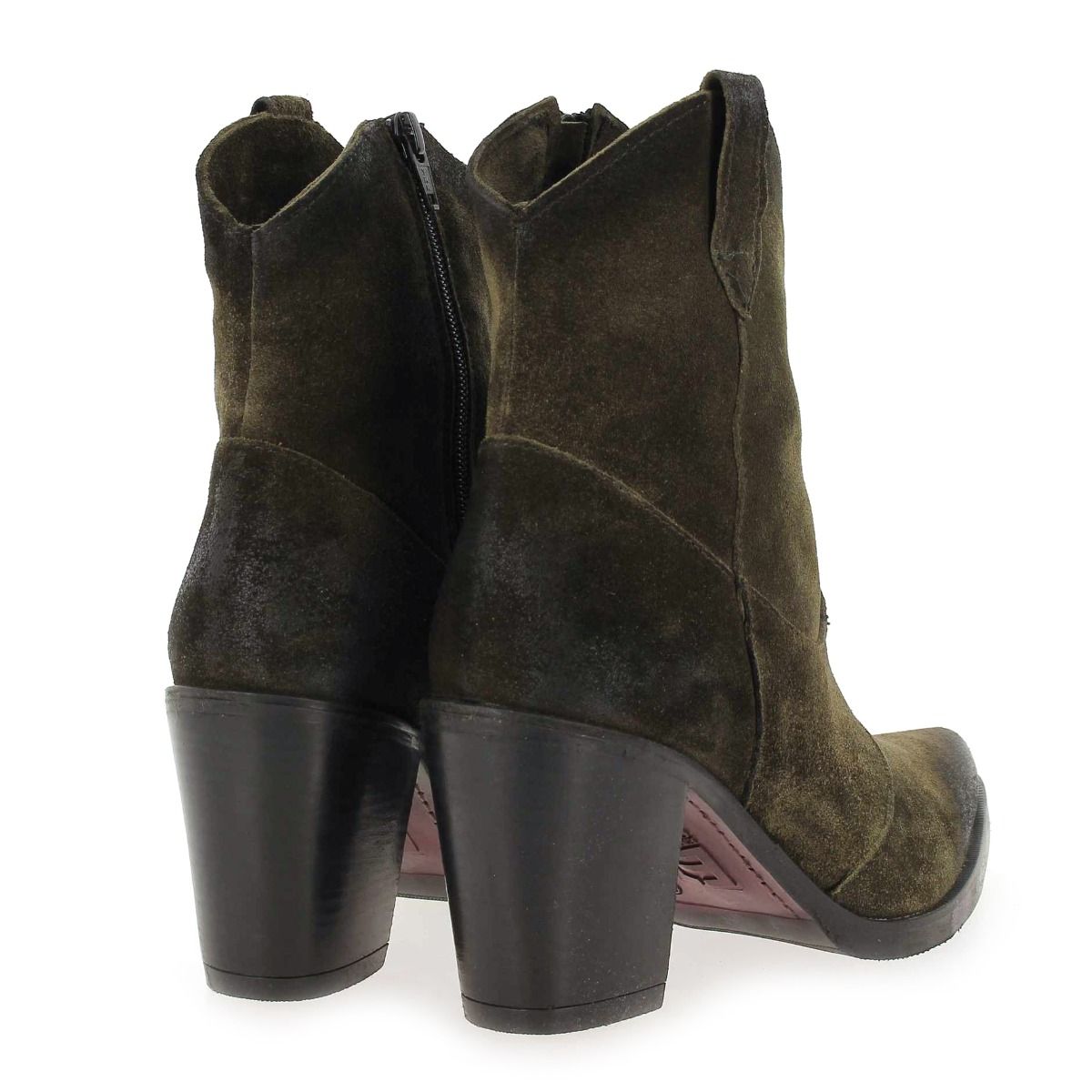 Emanuele Crasto   5023 - olive