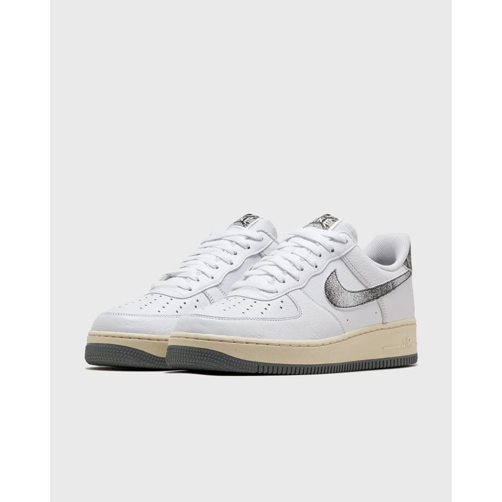Nike Air Force 1 07 LX Low DV7183-100 / weiss