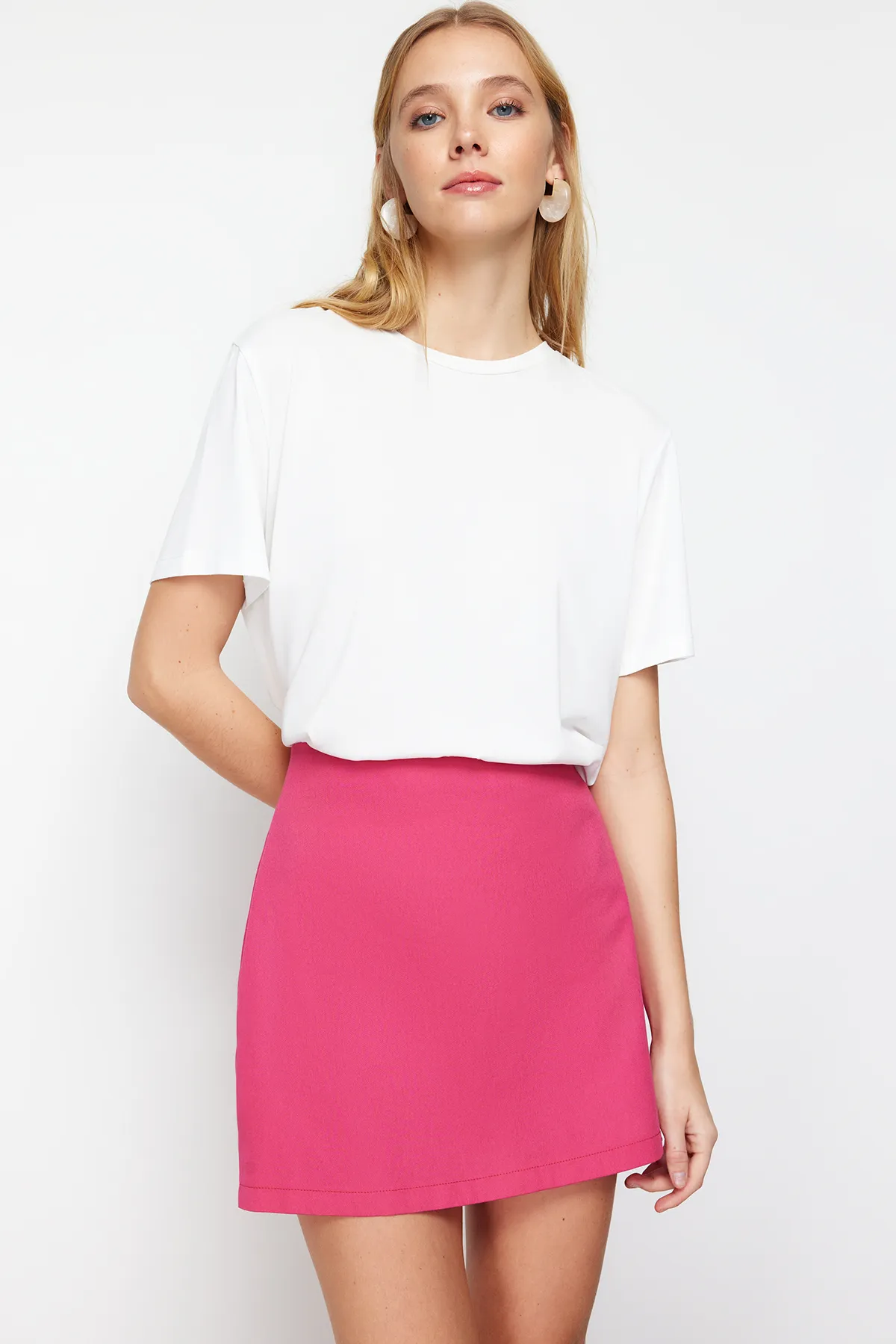 Trendyol Collection  Fuchsiafarbener Mini-Webrock in A-Linie mit hoher Taille TWOSS22ET0136