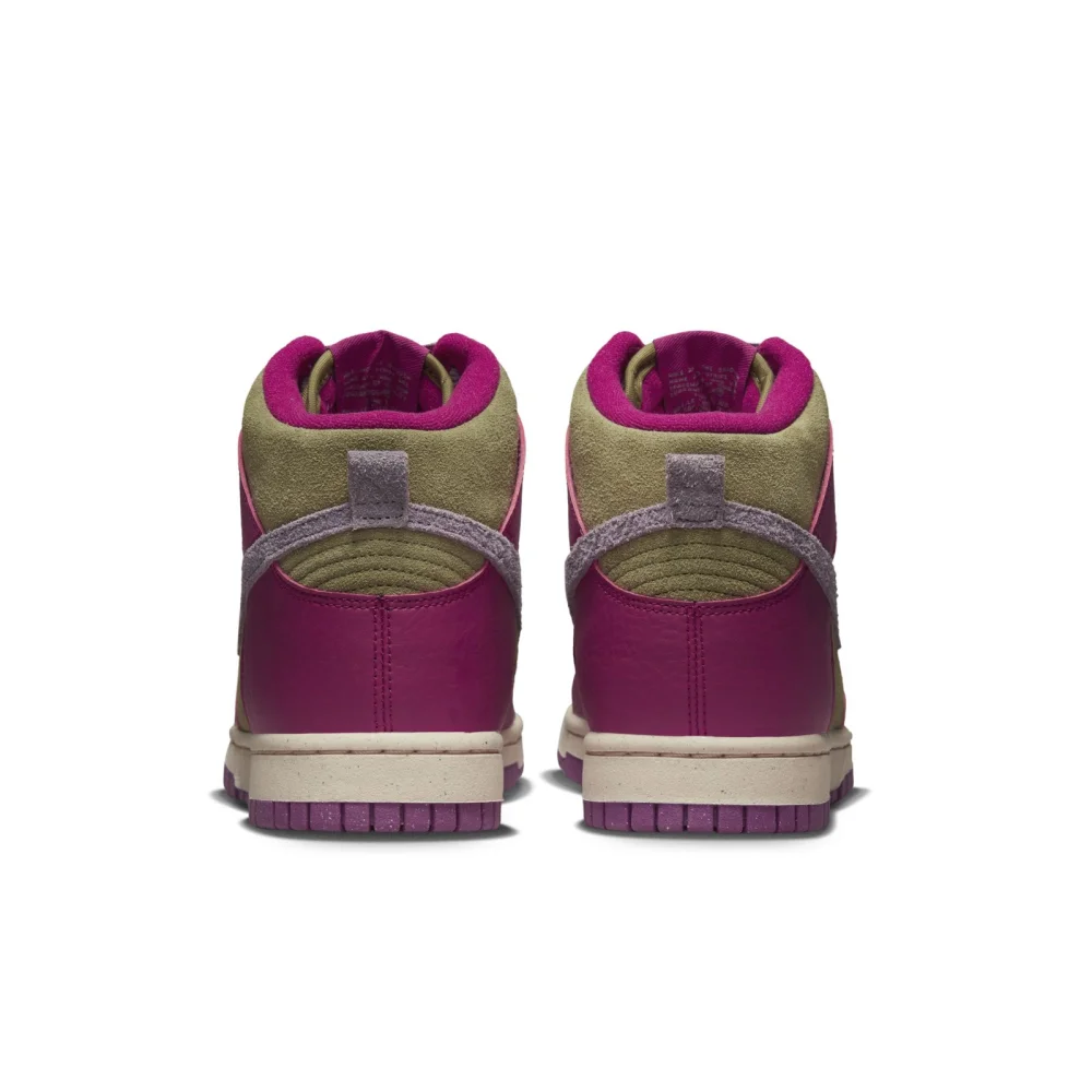 Nike Dunk WMNS High FB1273-500 / lila