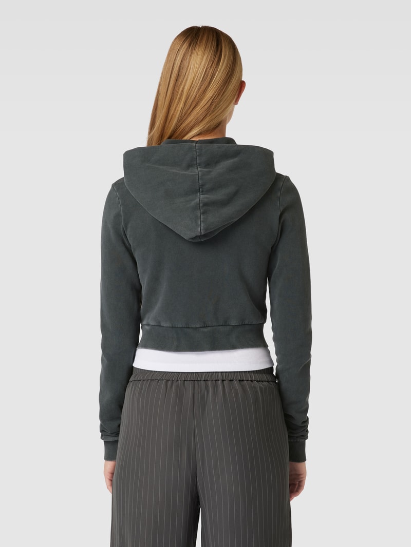 Sweatjacke mit Label-Print in anthrazit