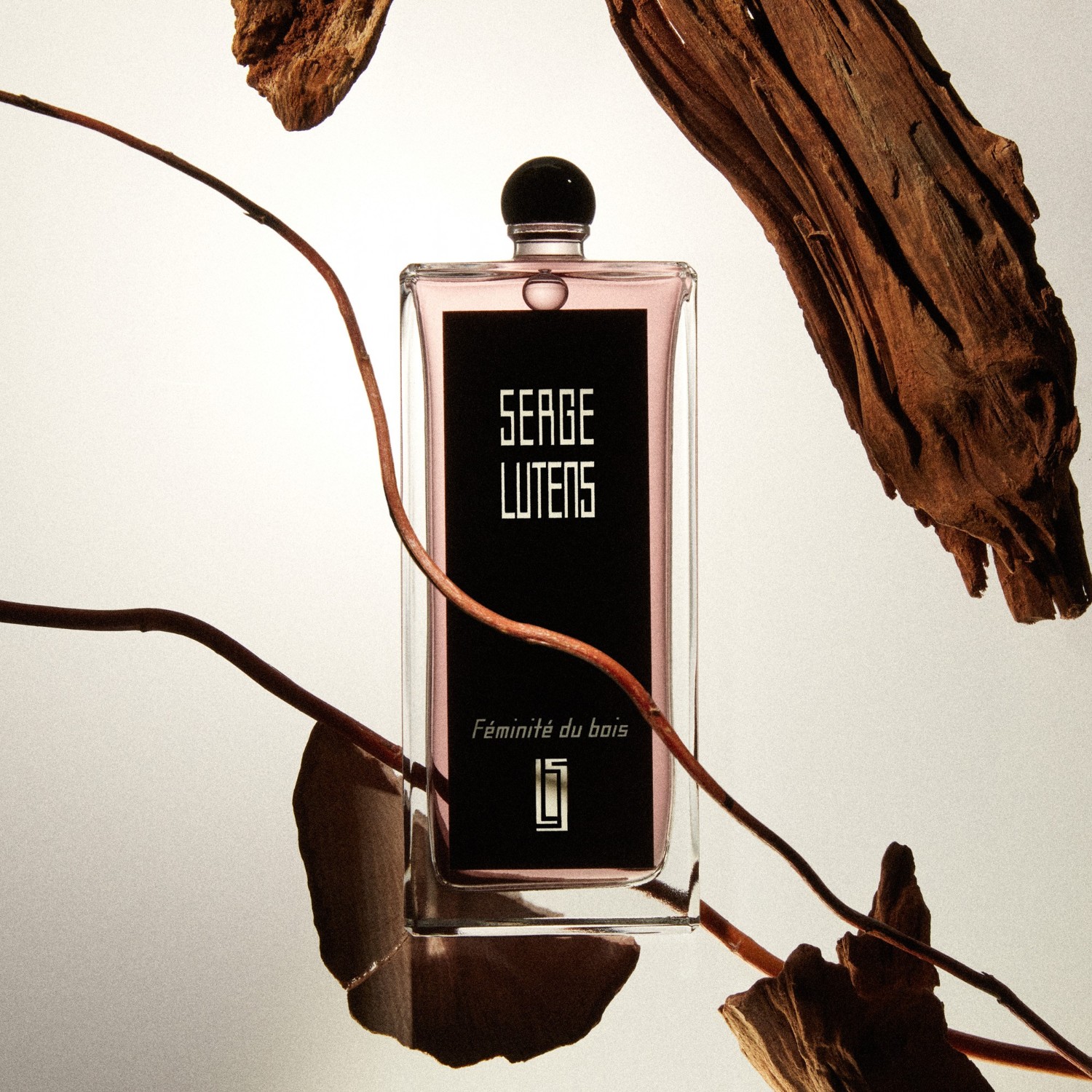 Féminité du bois Serge'a Lutena