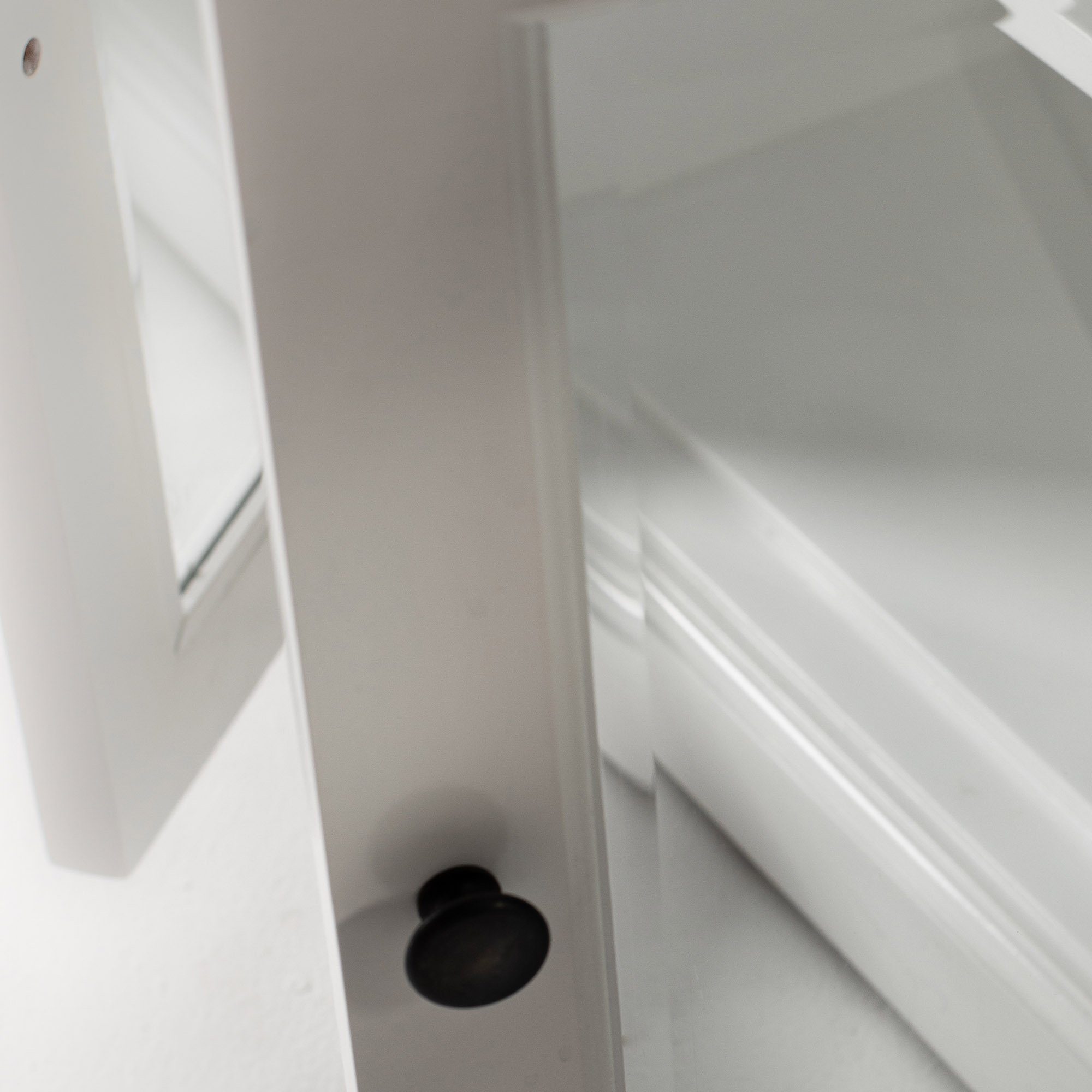 Novasolo Buffet Halifax Contrast Buffetschrank mit 4 Türen, 3 Schubladen und Glaseinsatz