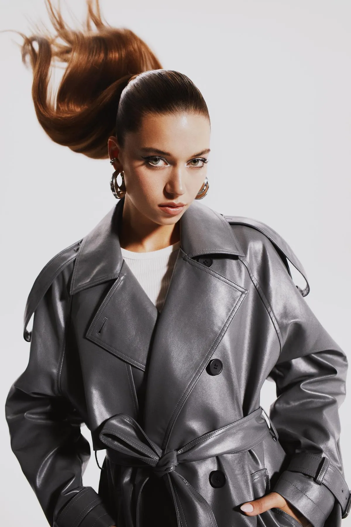 DeFacto  Trenchcoat aus Kunstleder im Relaxed Fit B1392ax23au