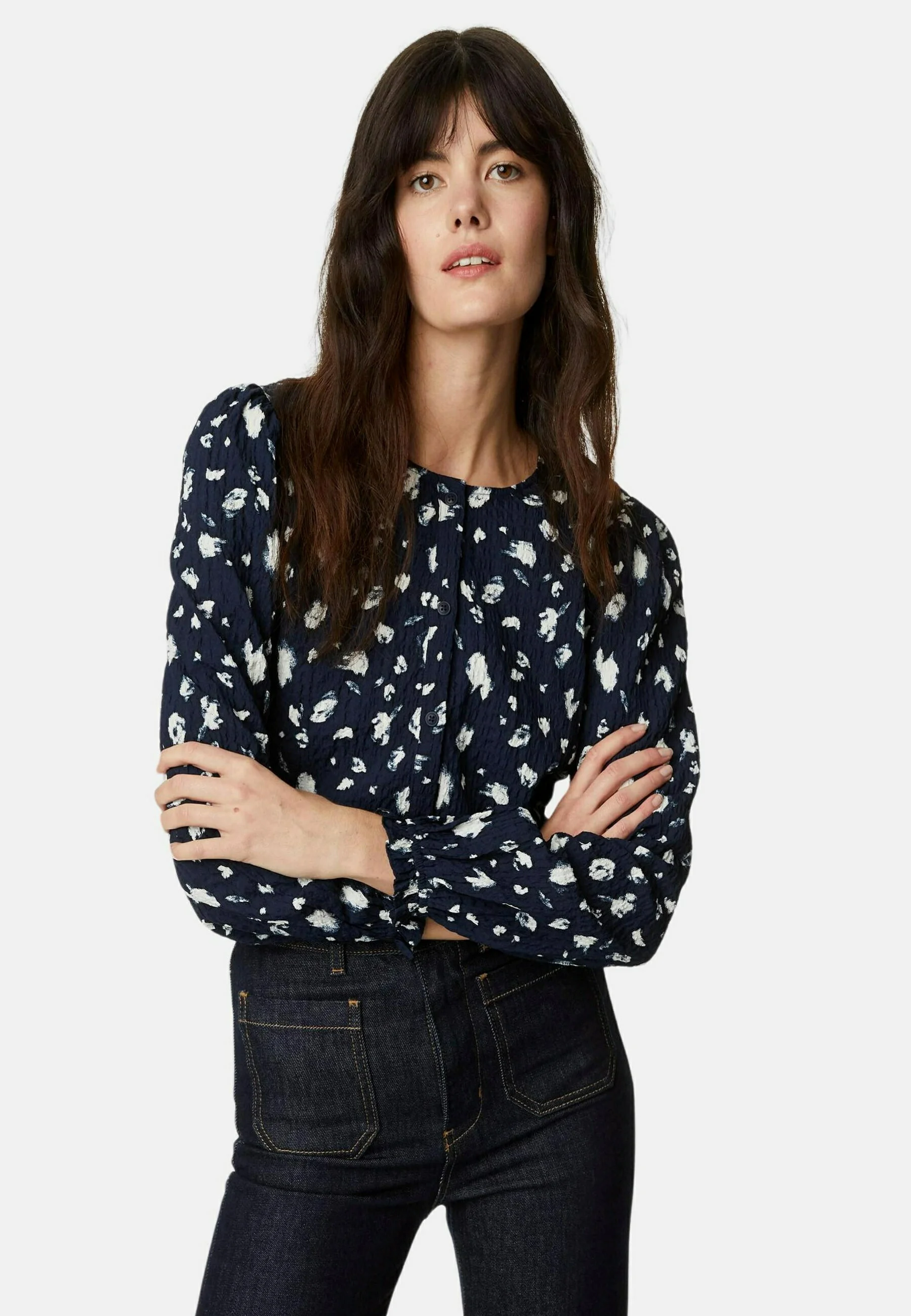 Blusa con botones texturizados y estampados de Marks & Spencer