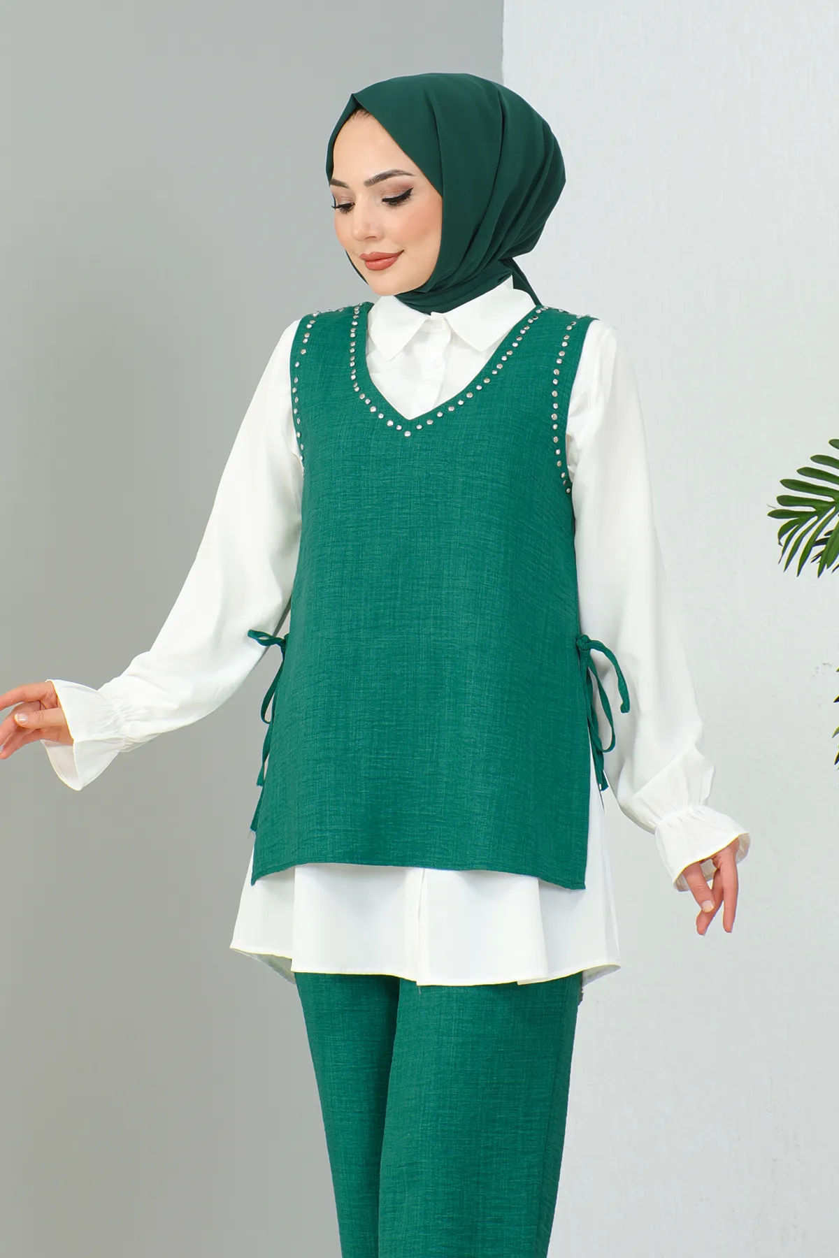 MODAQU  Grünes Leinenset - Dreierset mit Steindetails