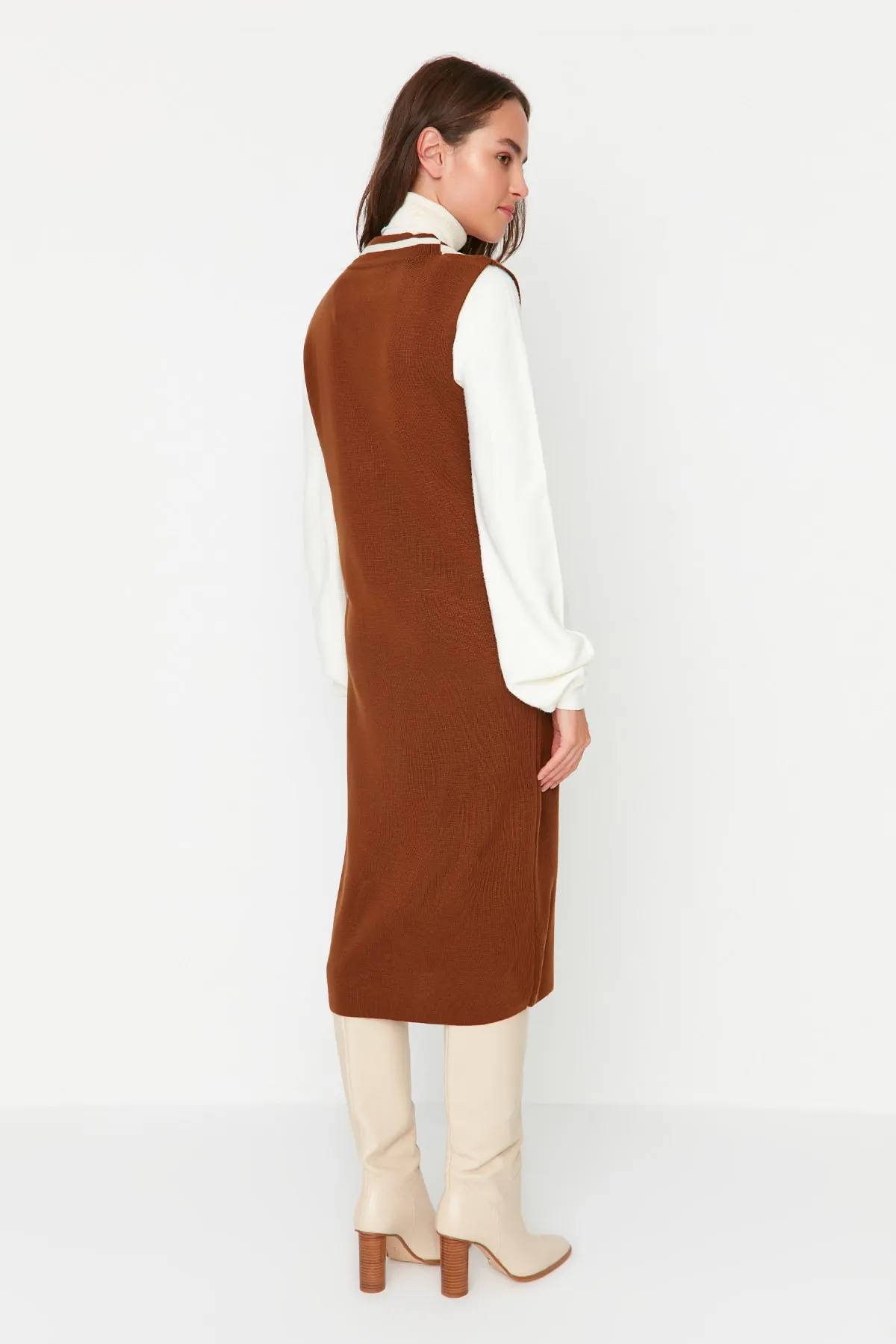 Trendyol Collection  Braune Blockfarbe TWOAW23EL00197