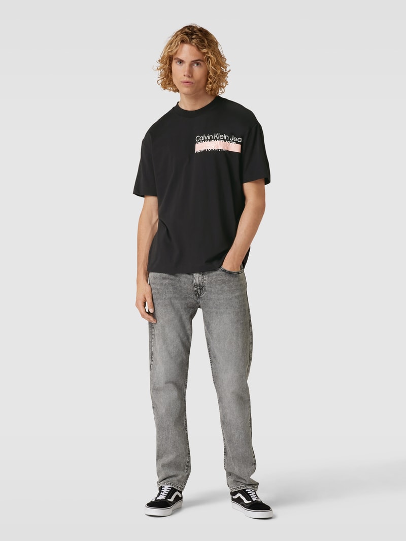 T-Shirt aus Baumwolle mit Label-Print in black