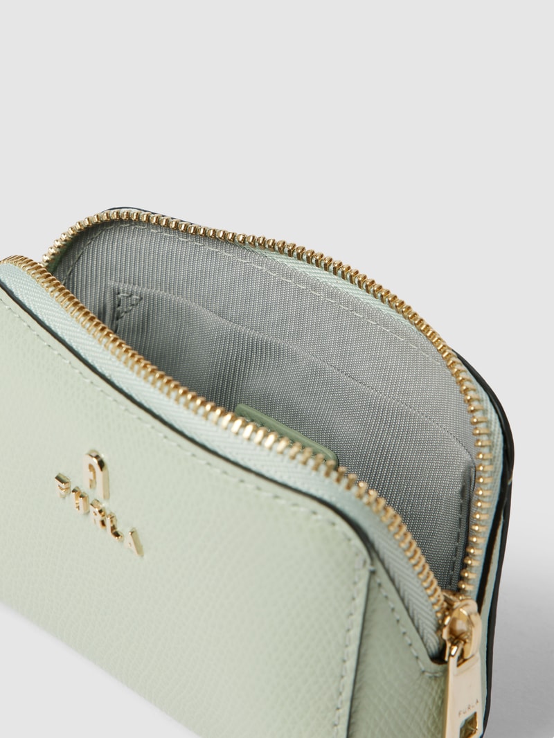 Kosmetiktasche mit Label-Applikation in mint