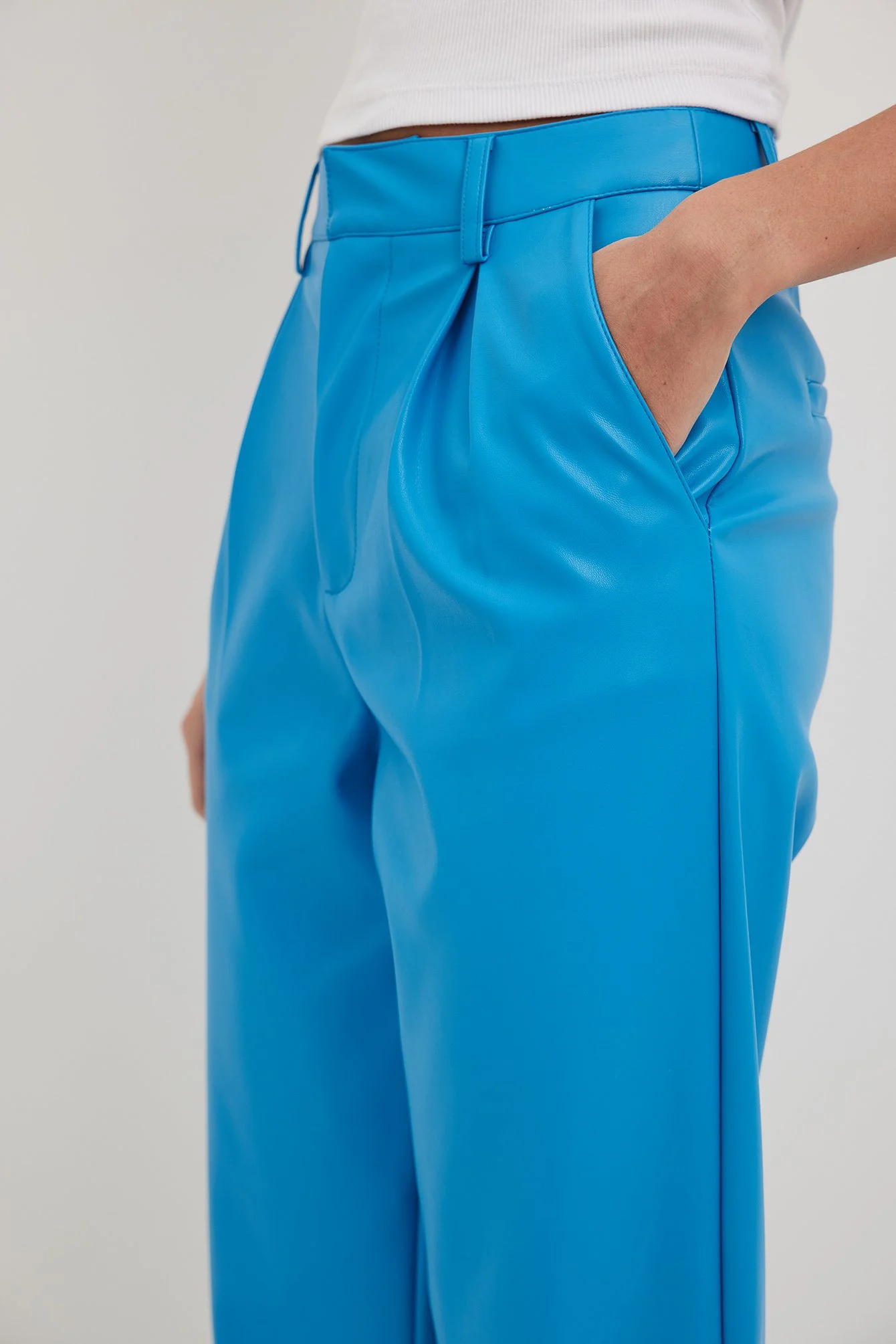 PU-Hose mit Bundfalten