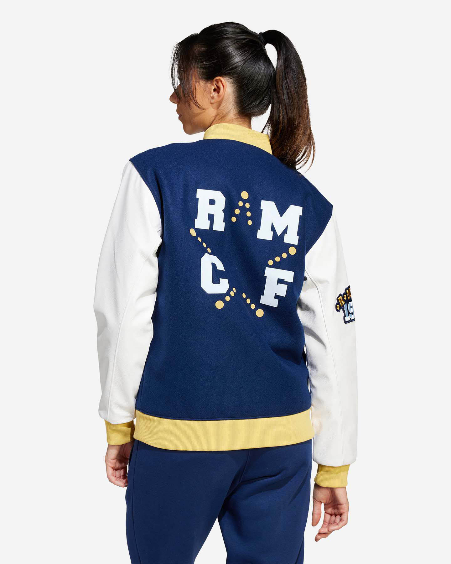 Oficiálne futbalové oblečenie Adidas Real Madrid Vrct Og M JF2589